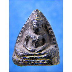 พระเนื้อดินจุ่มรัก พิมพ์หลวงพ่อโต ไม่รู้วัด