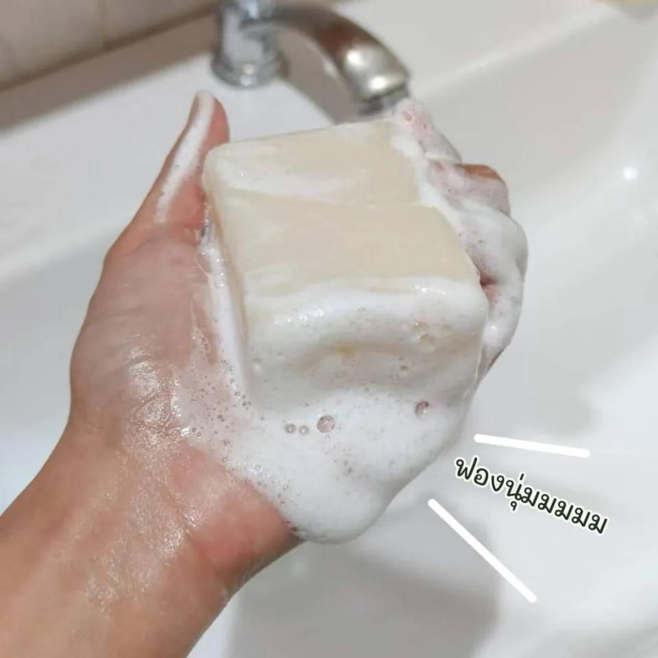 PAMPER SKIN สบู่น้ำมันมะพร้าว ขนาด 150 กรัม Coconut Oil Soap ให้ความชุ่มชื่น เนื้อสัมผัสนุ่ม กลิ่นหอมน้ำมันมะพร้าว