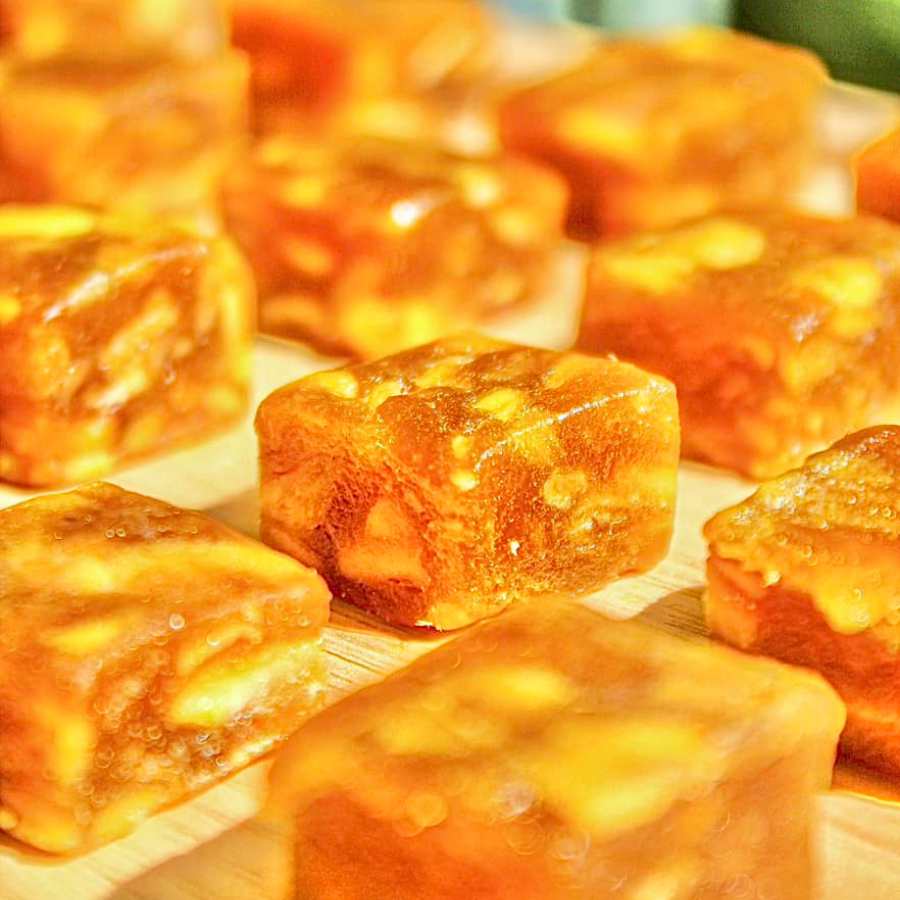 Greenpea Real Fruit มะม่วงคิ้วบ์ และ สับปะรดคิ้วบ์ เนื้อผลไม้ พอดีคำ เปรี้ยวอมหวาน หนึบหนับ ทานง่าย กรีนพี