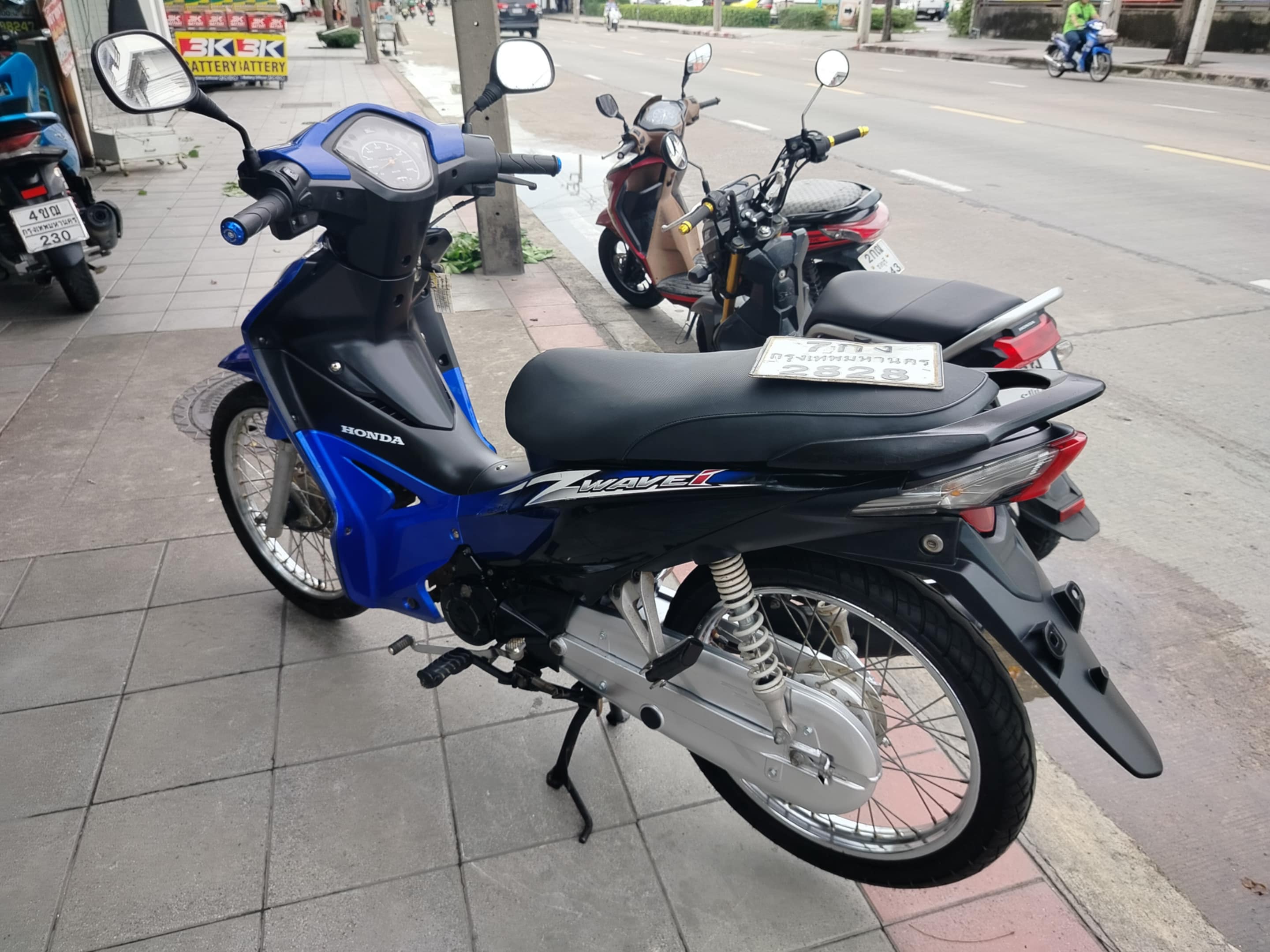 honda wave 110i สีน้ำเงิน รุ่นสตาร์ทมือ ปี 2017