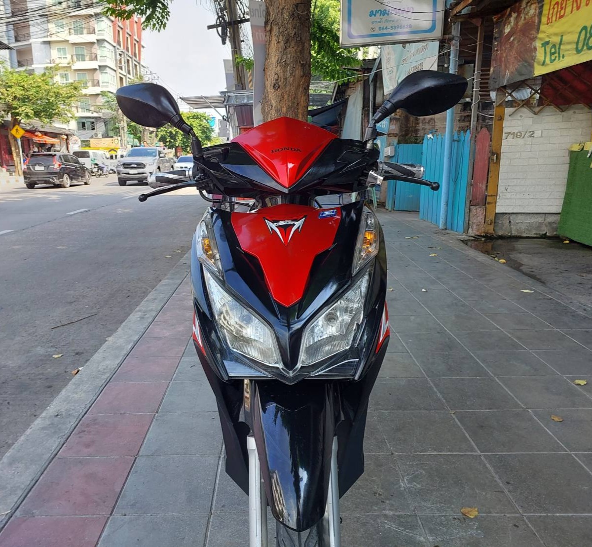 (ปิดการขาย) click 125 สีดำ อมตะ รถสภาพดี ราคานี้ แถมโอนให้ฟรีด้วยครับ