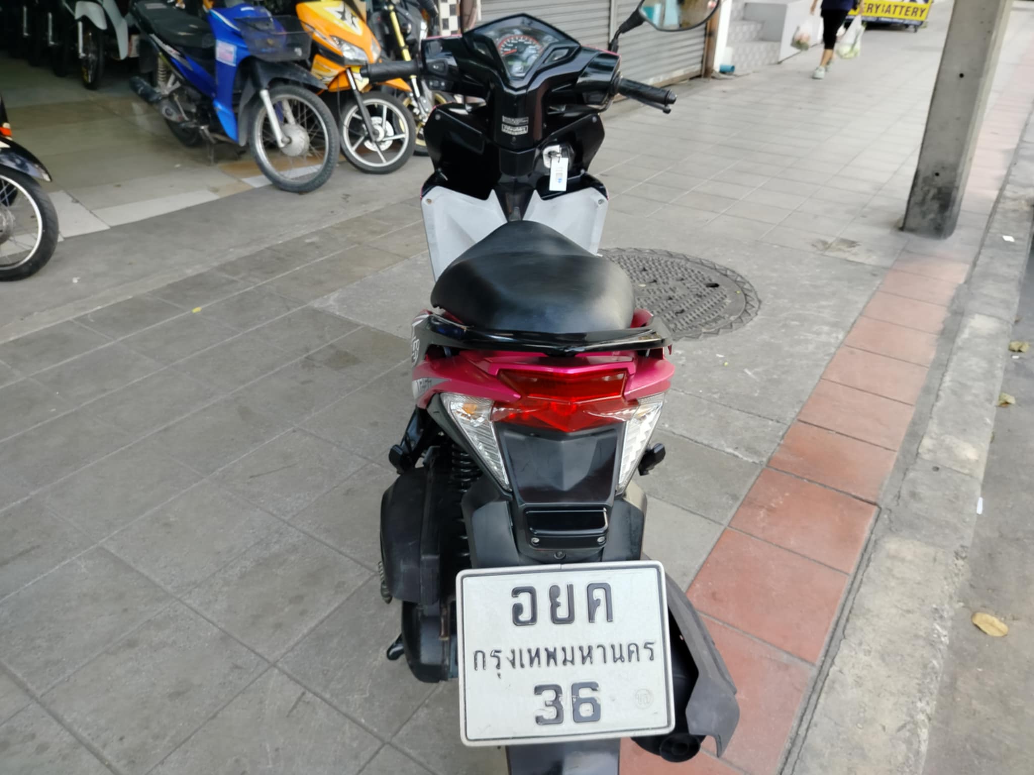 (ปิดการขาย) คลิก 125 สีชมพู ล้อแม็ก ปี 2012