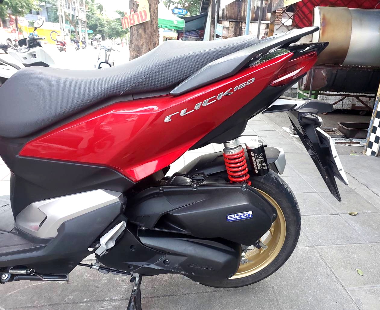 (ปิดการขาย) click 160 สีแดงแก้ว เงาสวย รถปี 65 รถปีเดียว รถบ้านมือเดียว