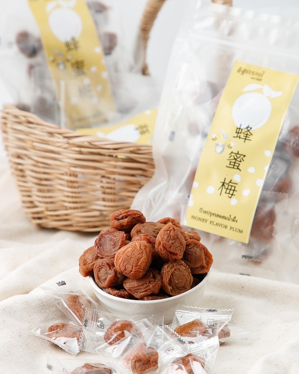 Hoshi บ๊วยญี่ปุ่น ปรุงรส ผสมน้ำผึ้ง seedless flavor plum ขนาด 100 กรัม