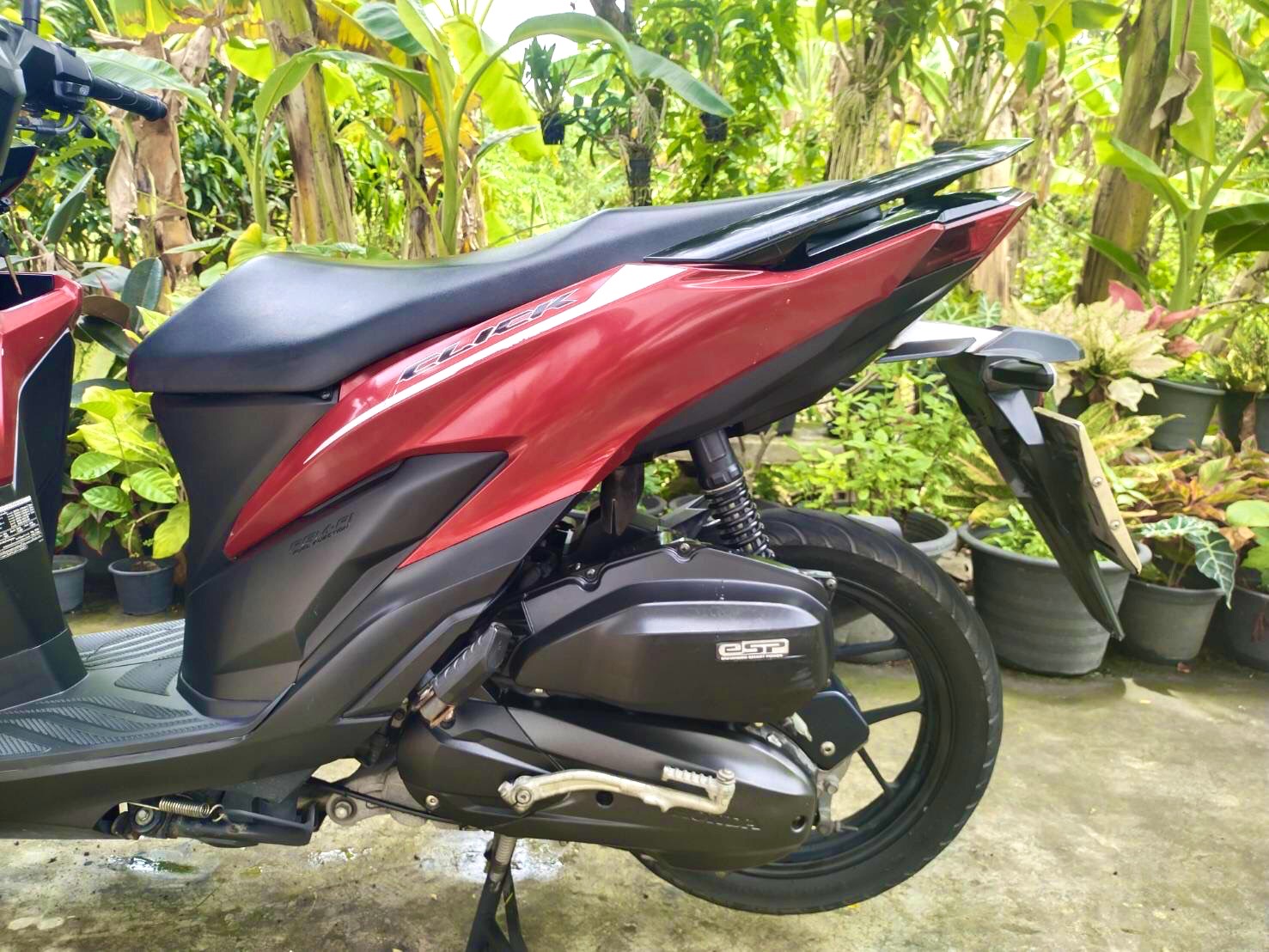 Honda Click 125 cc ให้เช่า วันละ 250 บาท รถอยู่หาดแม่รำพึง ระยอง Motorcycle for rent at Mae Rumphueng Beach Rayong 250 baht per day