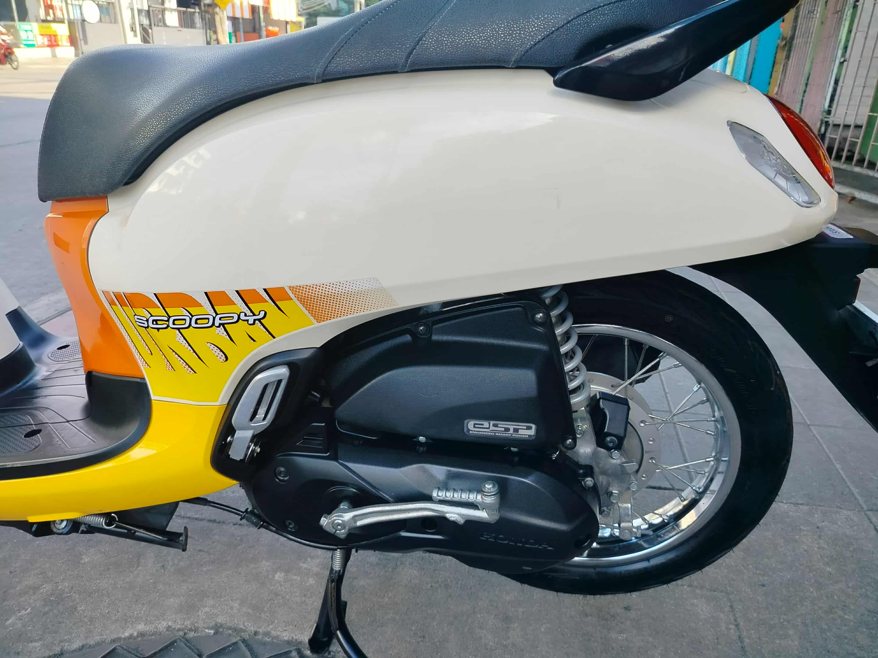 Scoopy led มีขาวเหลือง 2021