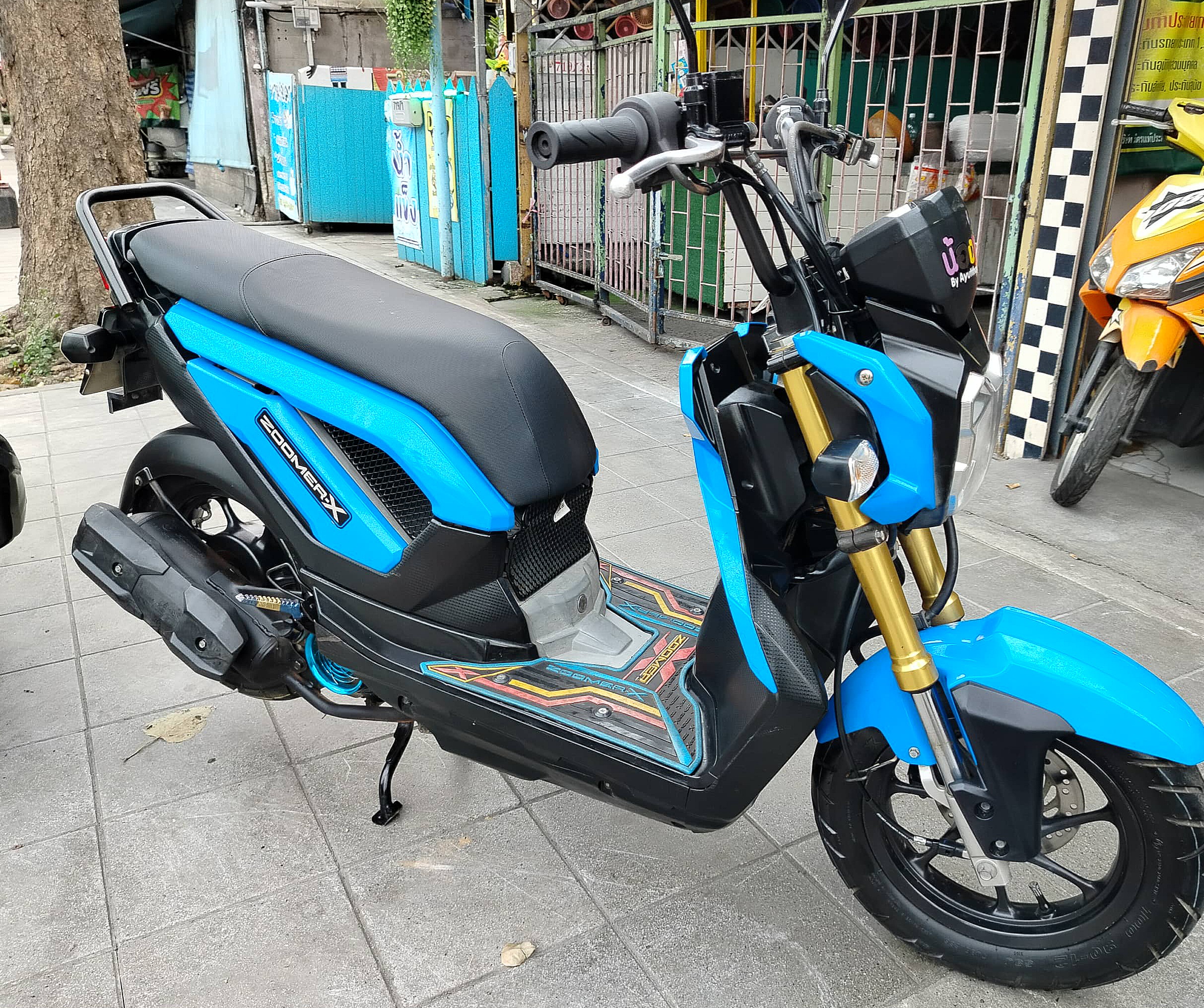 ปิดการขาย Zoomer x สีน้ำเงิน 2014