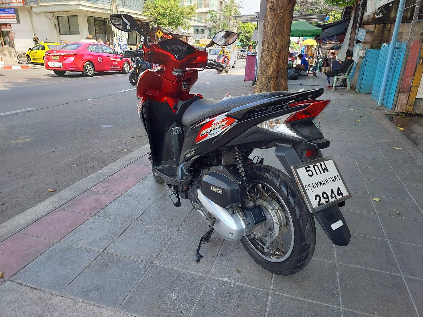 (ปิดการขาย) click 125 สีดำ อมตะ รถสภาพดี ราคานี้ แถมโอนให้ฟรีด้วยครับ