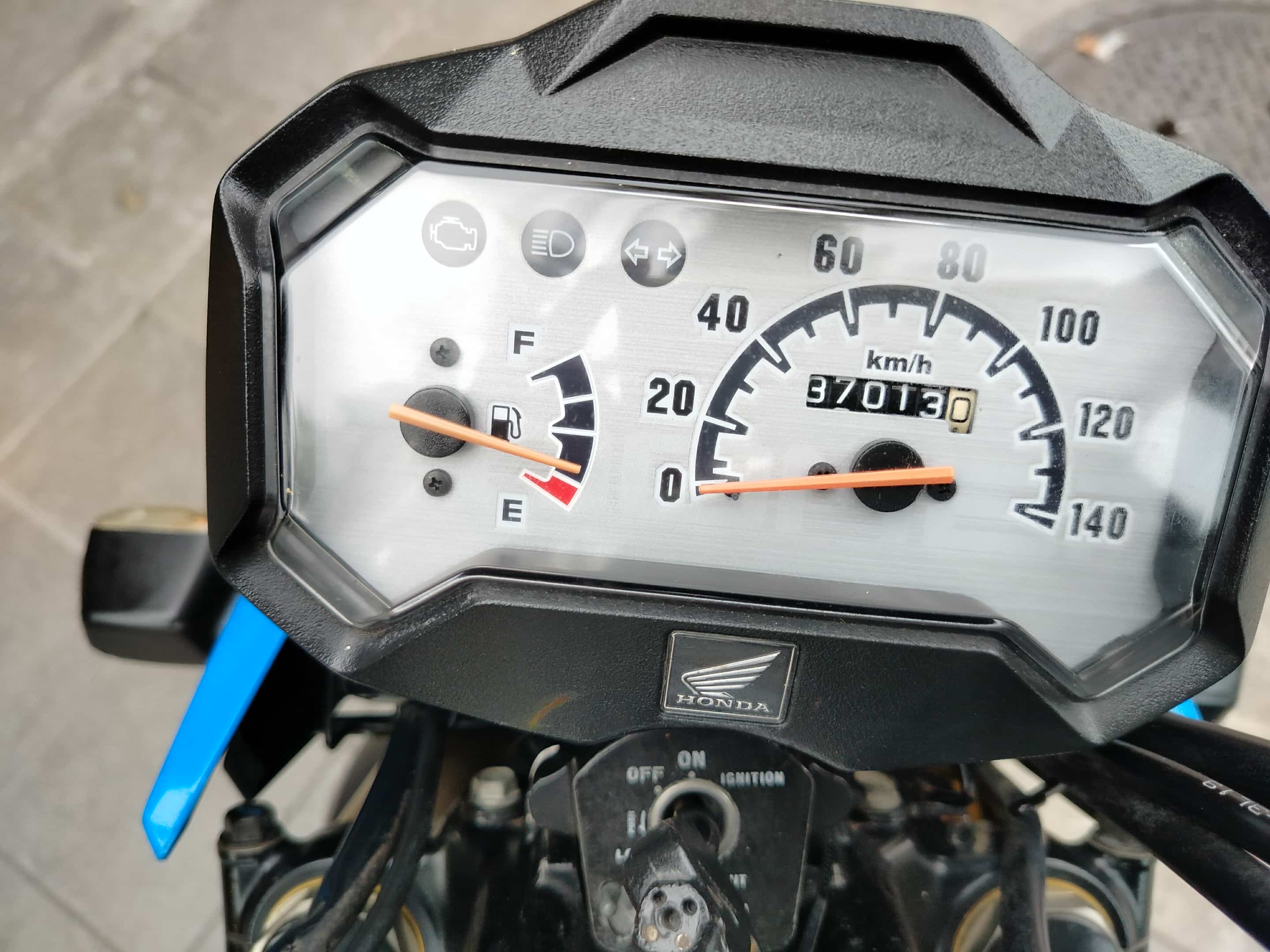 ปิดการขาย Zoomer x สีน้ำเงิน 2014