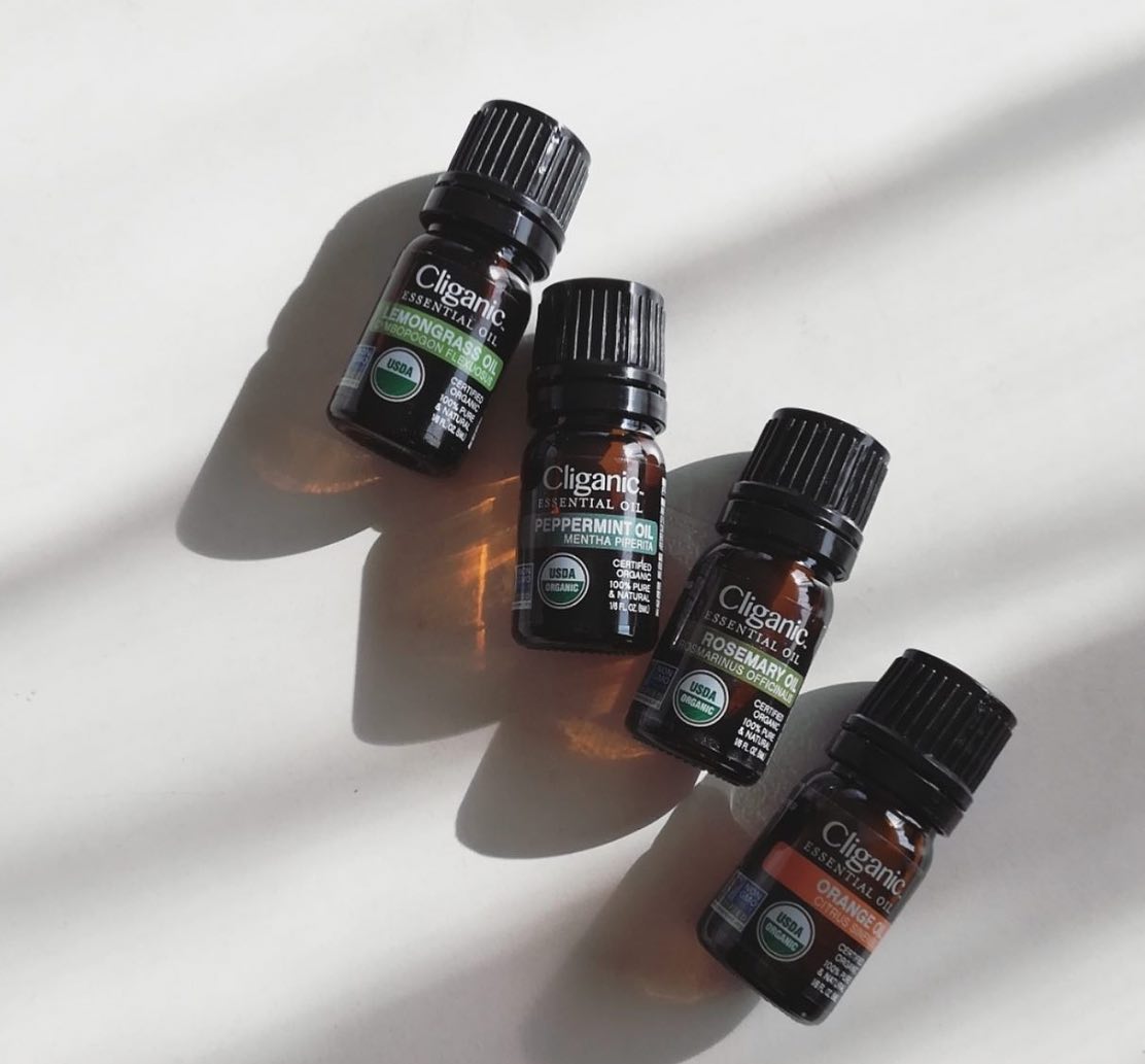 Cliganic Essential Oils น้ำมันหอมระเหย ออร์แกนิก Organic Aromatherapy ขนาด 10 ml ช่วยคลายความเครียด ผ่อนคลาย กลิ่นหอม