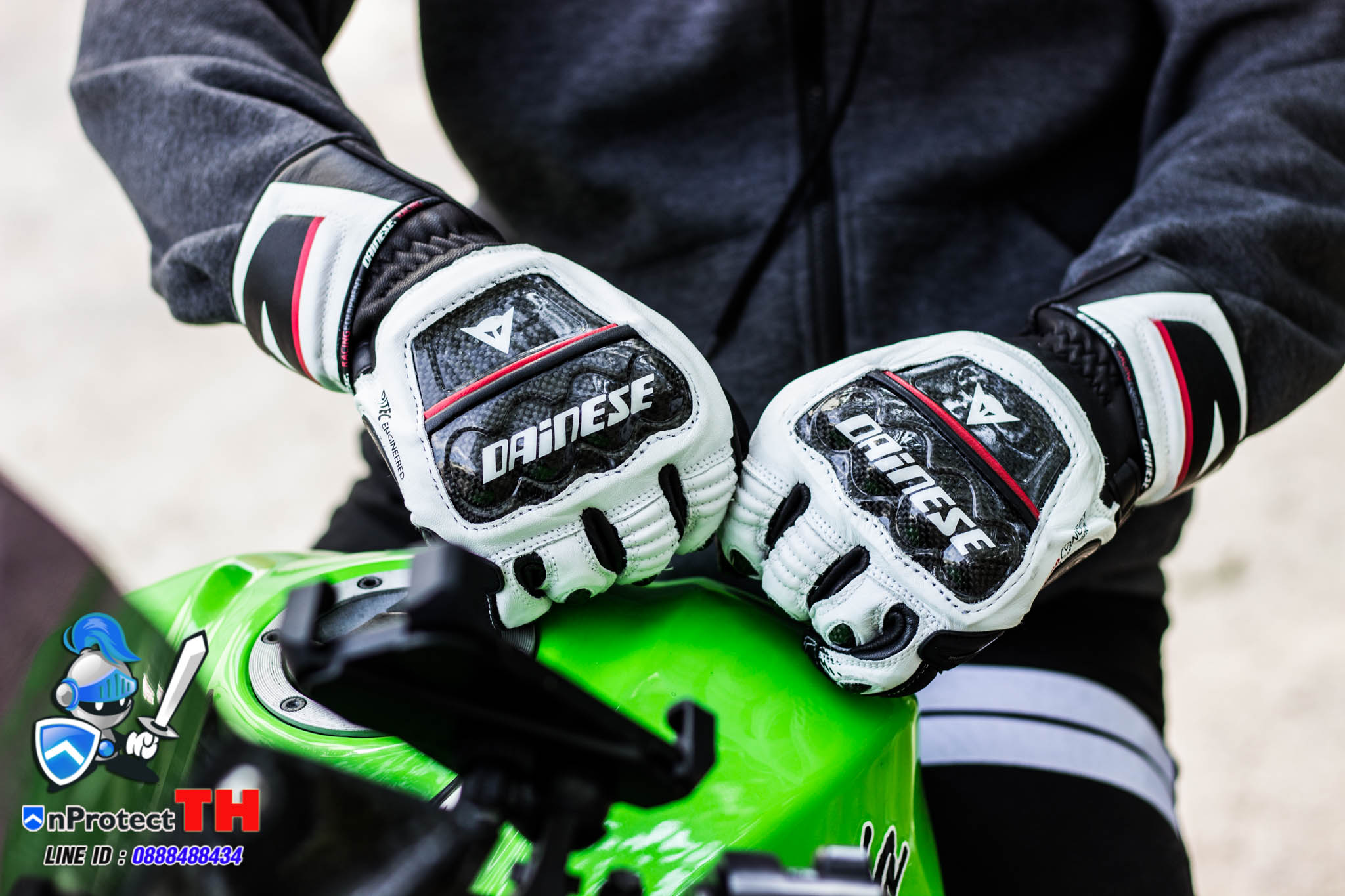 ถุงมือข้อยาว Danese Carbon Cover ST