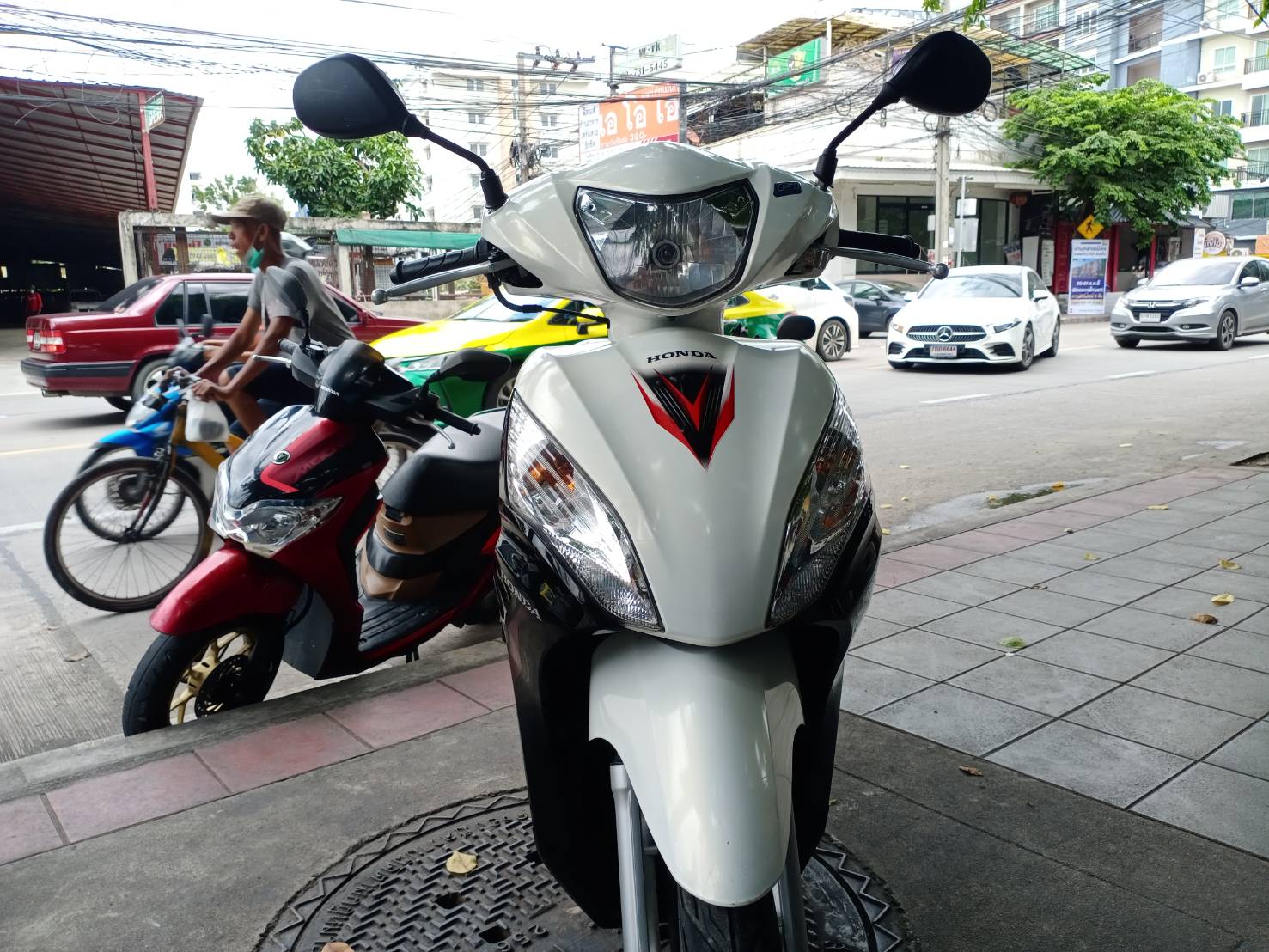 ((ขายแล้ว พร้อมส่งถึงบ้าน))specy สีขาวดำ รถสวยมาก