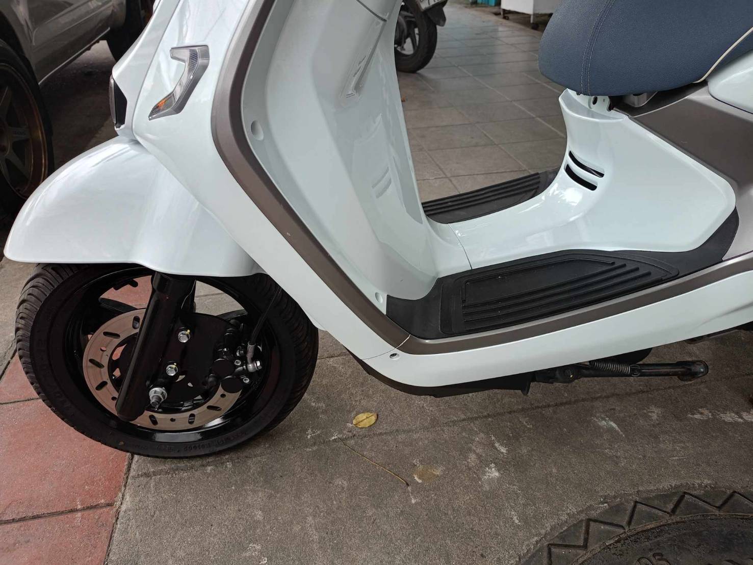 (ปิดการขายครับ) GPX tuscanny 150 cc สีขาวปี 2023 ไมน้อยๆ 3,000 กิโล