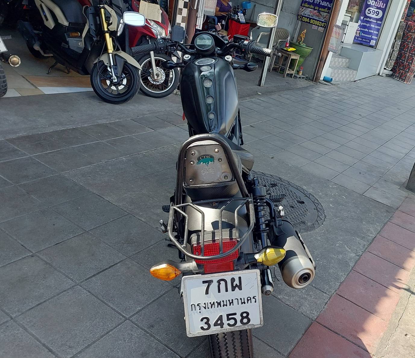 (รับรถแล้วครับ) ลูกค้ามาตาก สวีเดน rebel 300 สีดำ แต่หล่อเท่ๆเลย