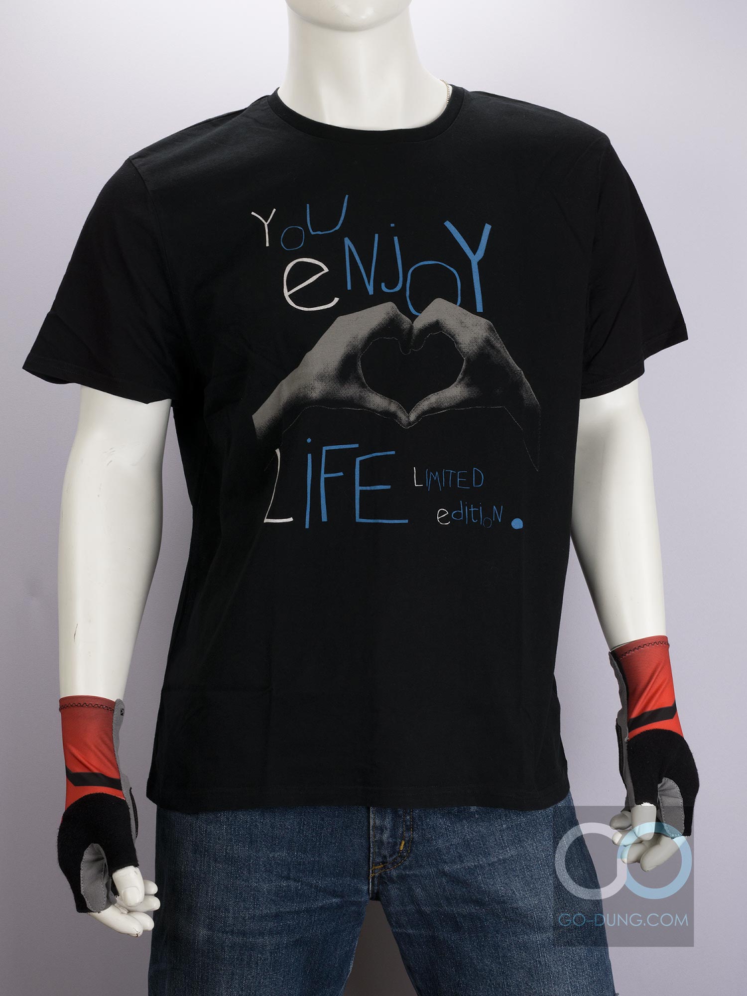 ขาย เสื้อ USA แท้ ยี่ห้อ DIVIDED ผ้า 100 คอตตอน สีดำ