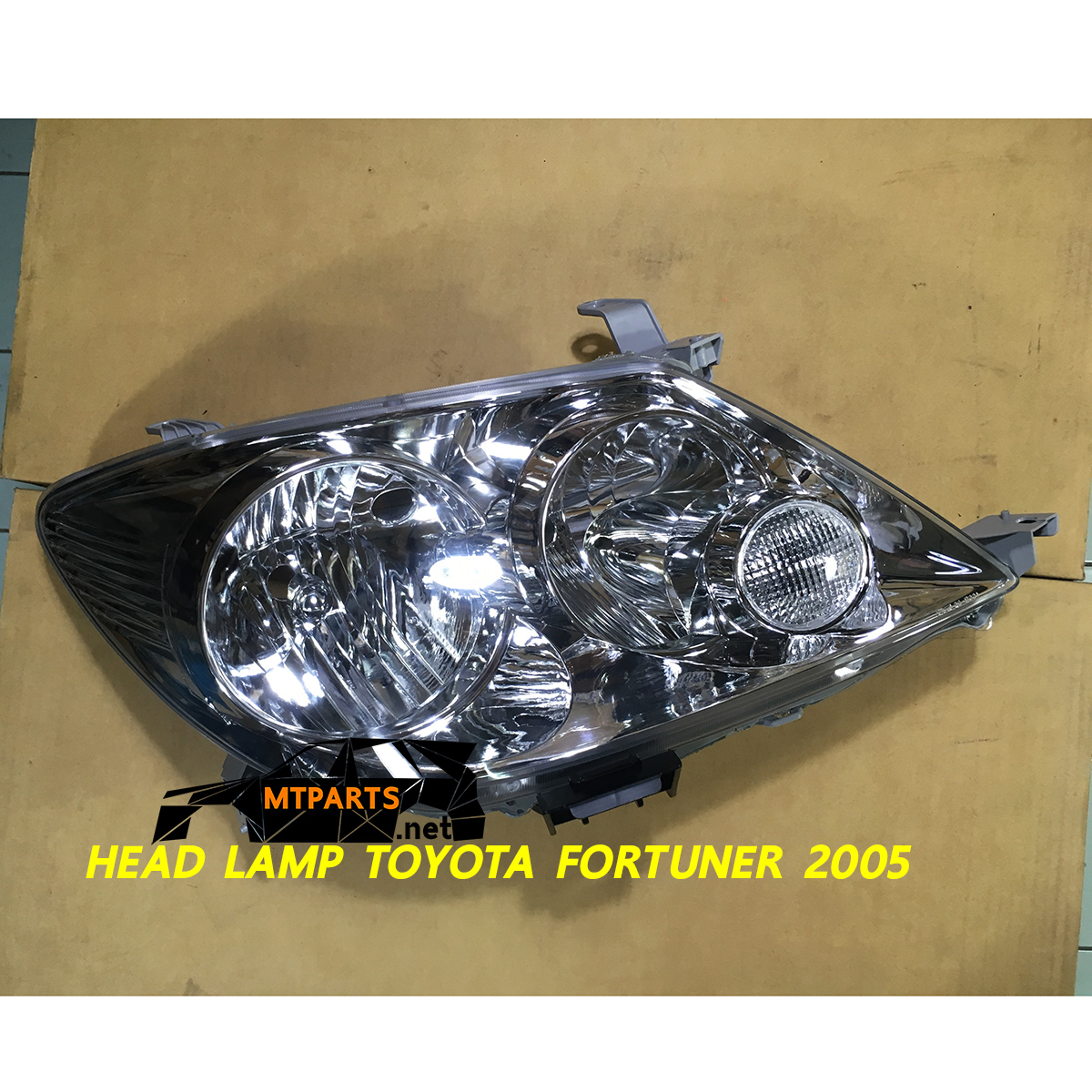 ไฟหน้า FRONT LAMP TOYOTA FORTUNER 2005ฟอร์จูนเนอร์