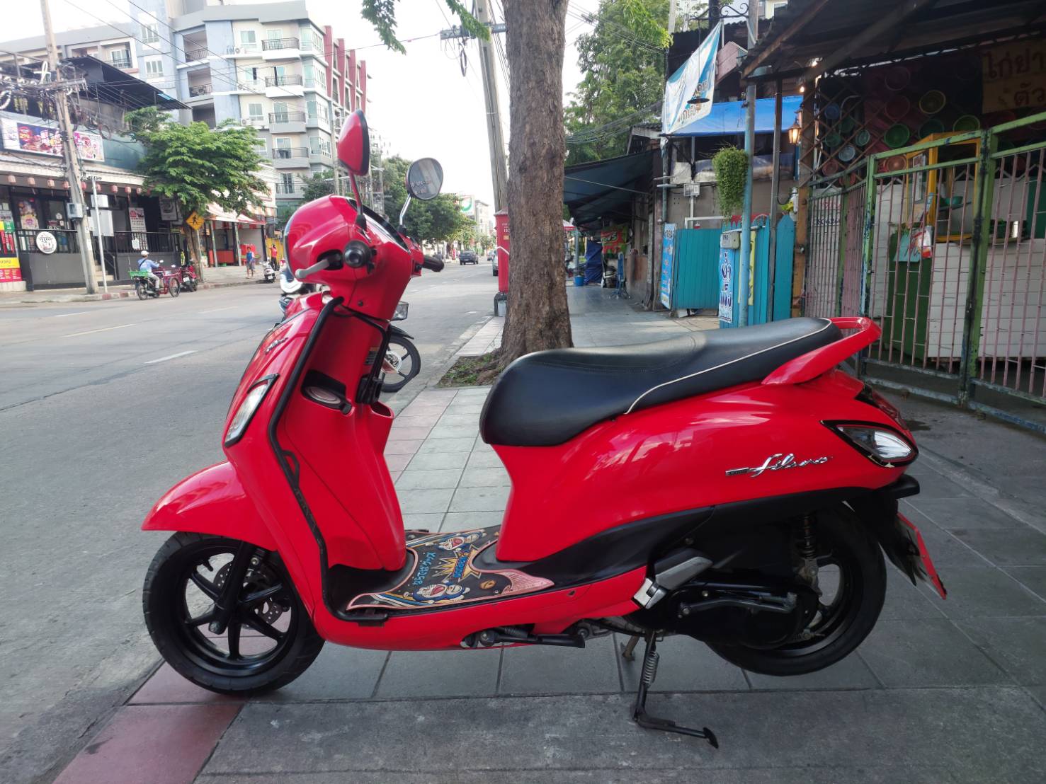 grand filano hybrid 2020 สีแดง