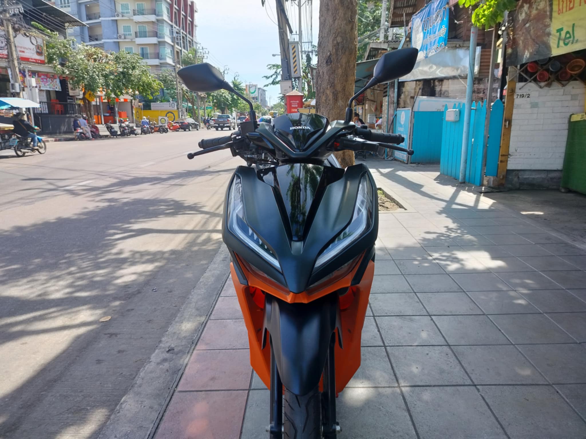 (ปิดการขายครับ) ลูกค้าประจำจัดไปอีก 1 คัน click 150 สีดำส้ม 2019