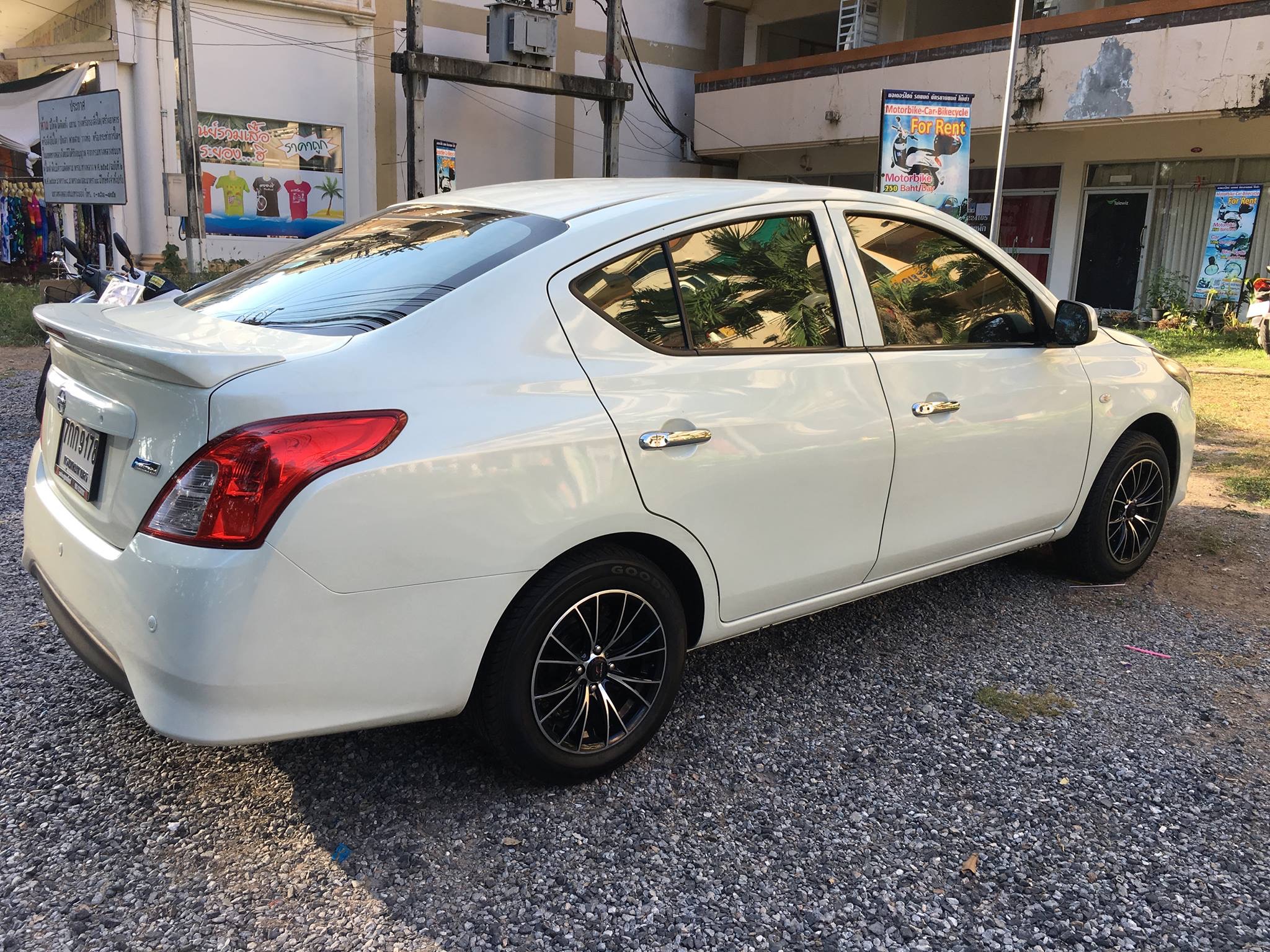 Nissan Almera ตัวท๊อบ 1200cc เกียร์ออโต้ ให้เช่า ราคา 1200 บาท/ วัน ที่...หาดแม่รำพึง ระยอง