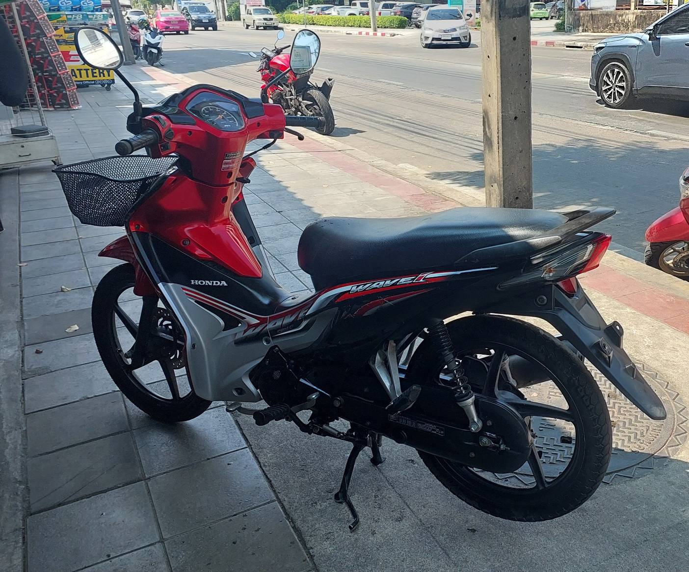 (ปิดการขาย) พร้อมส่งชลบุรีอีกคันครับ เวฟ 110 i ตัว top ล้อแม็กสตาร์ทมือ