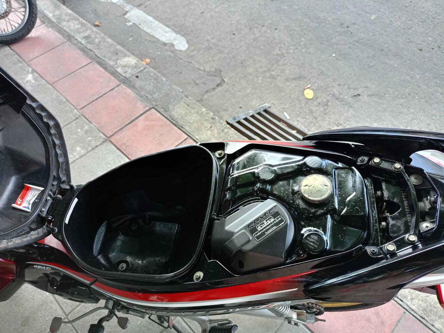 👪ขอบคุณลูกค้าที่ไว้วางใจรถจองเราครับ wave 125 สีดำแดง ปลาวาฬ แต่งสวย เครื่องเดิม