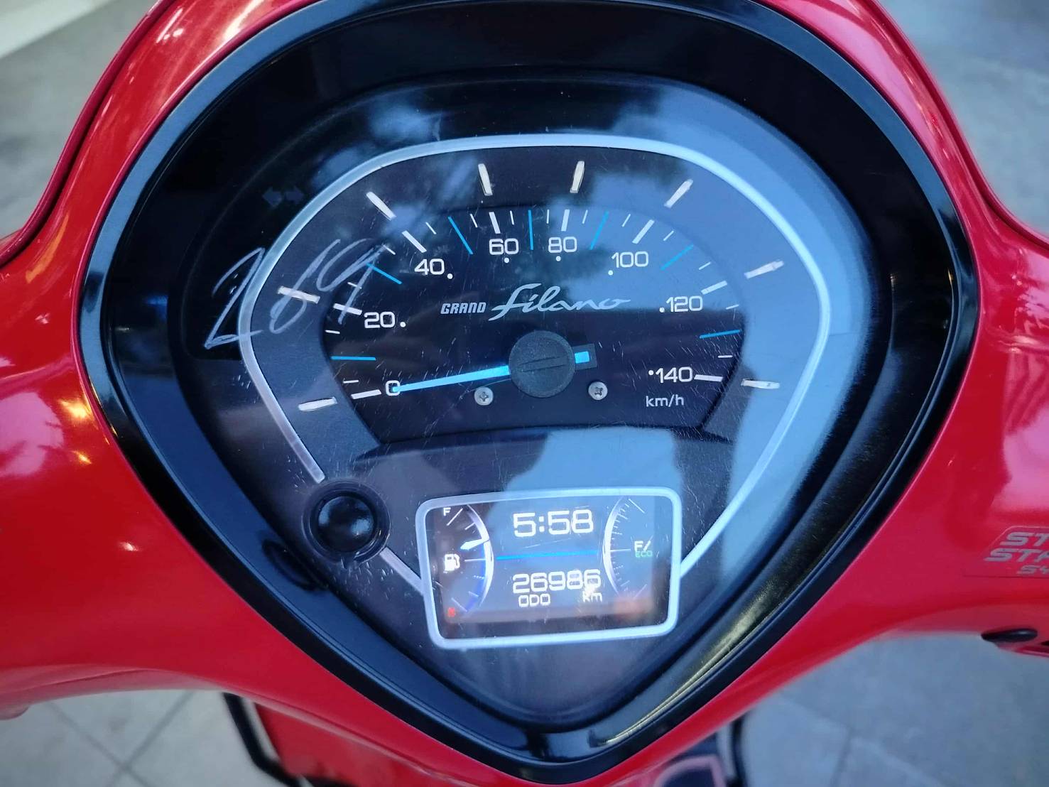 grand filano hybrid 2020 สีแดง