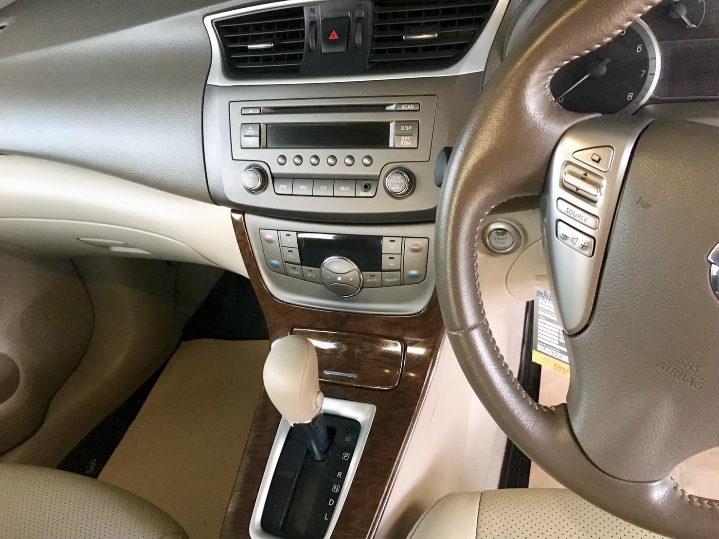 Nissan Sylphy ตัวท๊อบ 1600cc เกียร์ออโต้ ให้เช่า ราคา 1300 บาท/ วัน ที่...หาดแม่รำพึง ระยอง