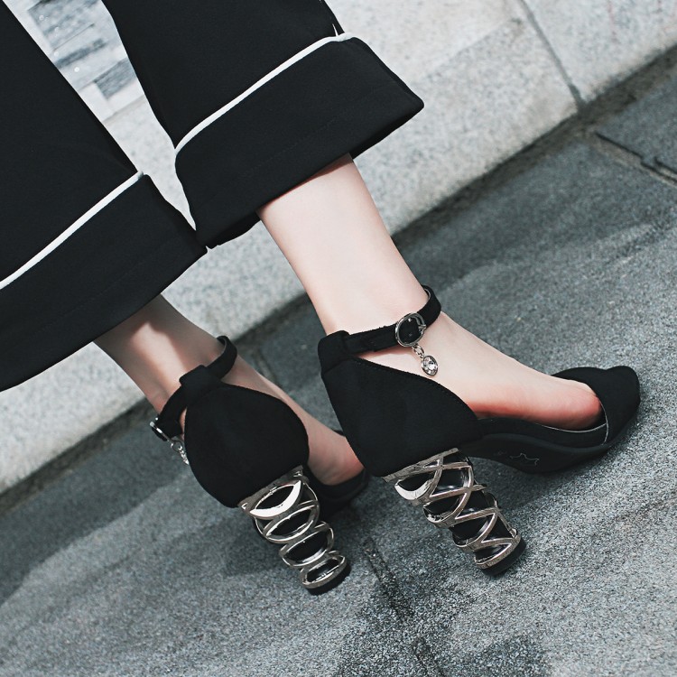 พรีออเดอร์ รองเท้าแฟชั่นผู้หญิง รองเท้าแฟชั่นส้นสูงไซส์ใหญ่ รองเท้าส้นสูงแฟชั่นผู้หญิง รองเท้าแฟชั่นผู้หญิงไซส์เล็ก 32-48 รหัส Y-1119