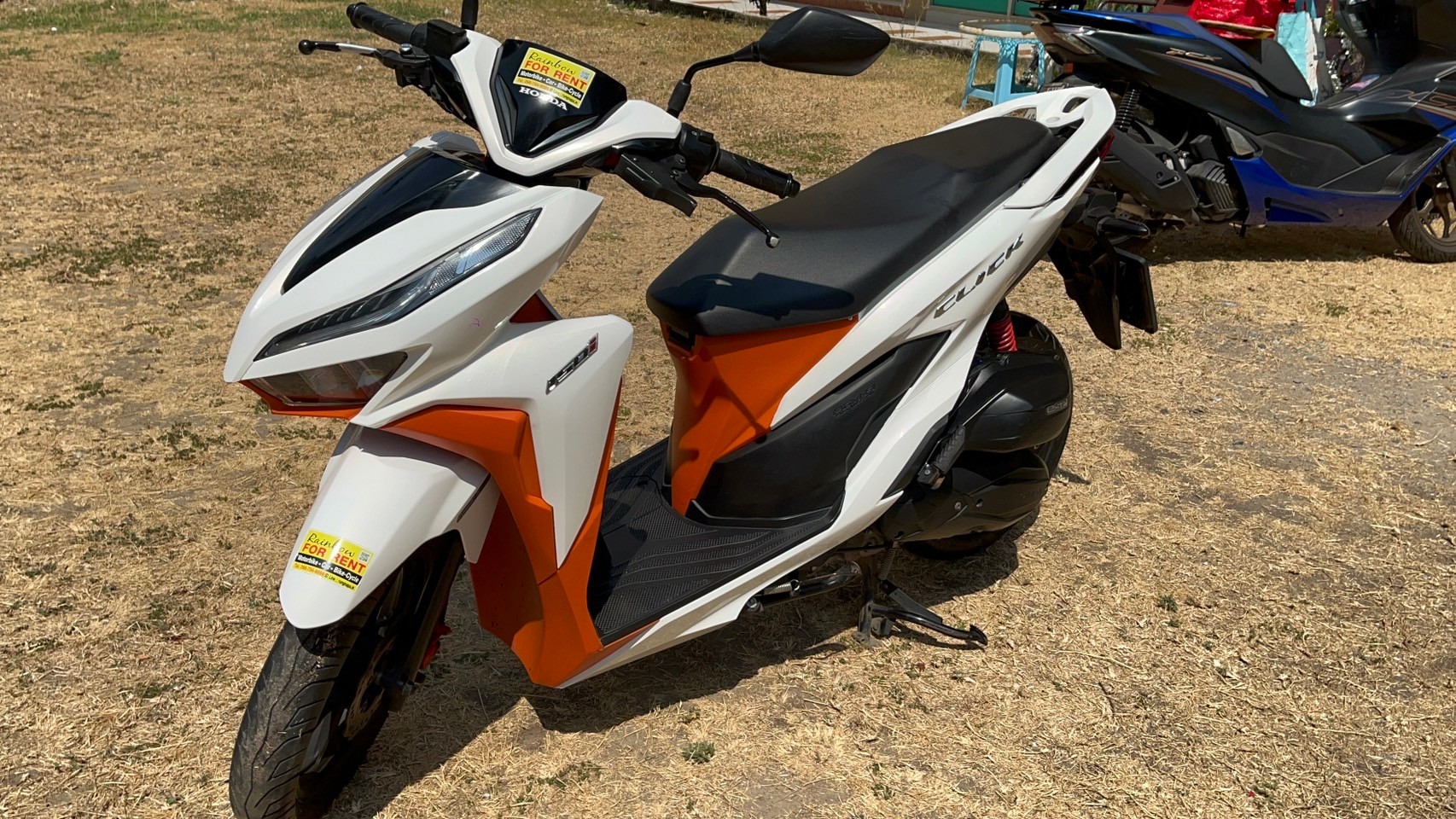 Honda Click 150cc ให้เช่า วันละ 250 บาท รถอยู่หาดแม่รำพึง ระยอง Motorcycle for rent at Mae Rumphueng Beach Rayong 250 baht per day