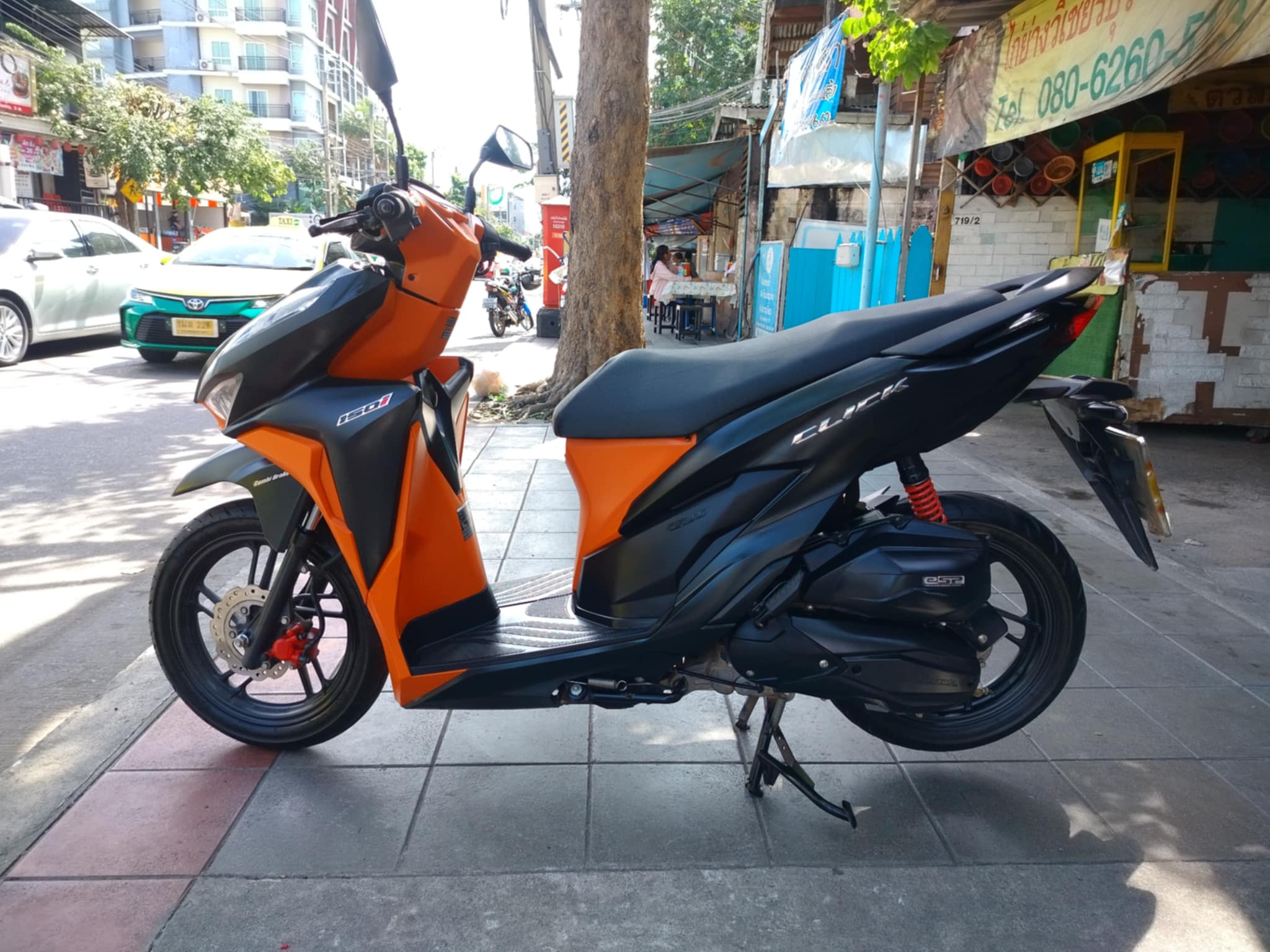 (ปิดการขายครับ) ลูกค้าประจำจัดไปอีก 1 คัน click 150 สีดำส้ม 2019