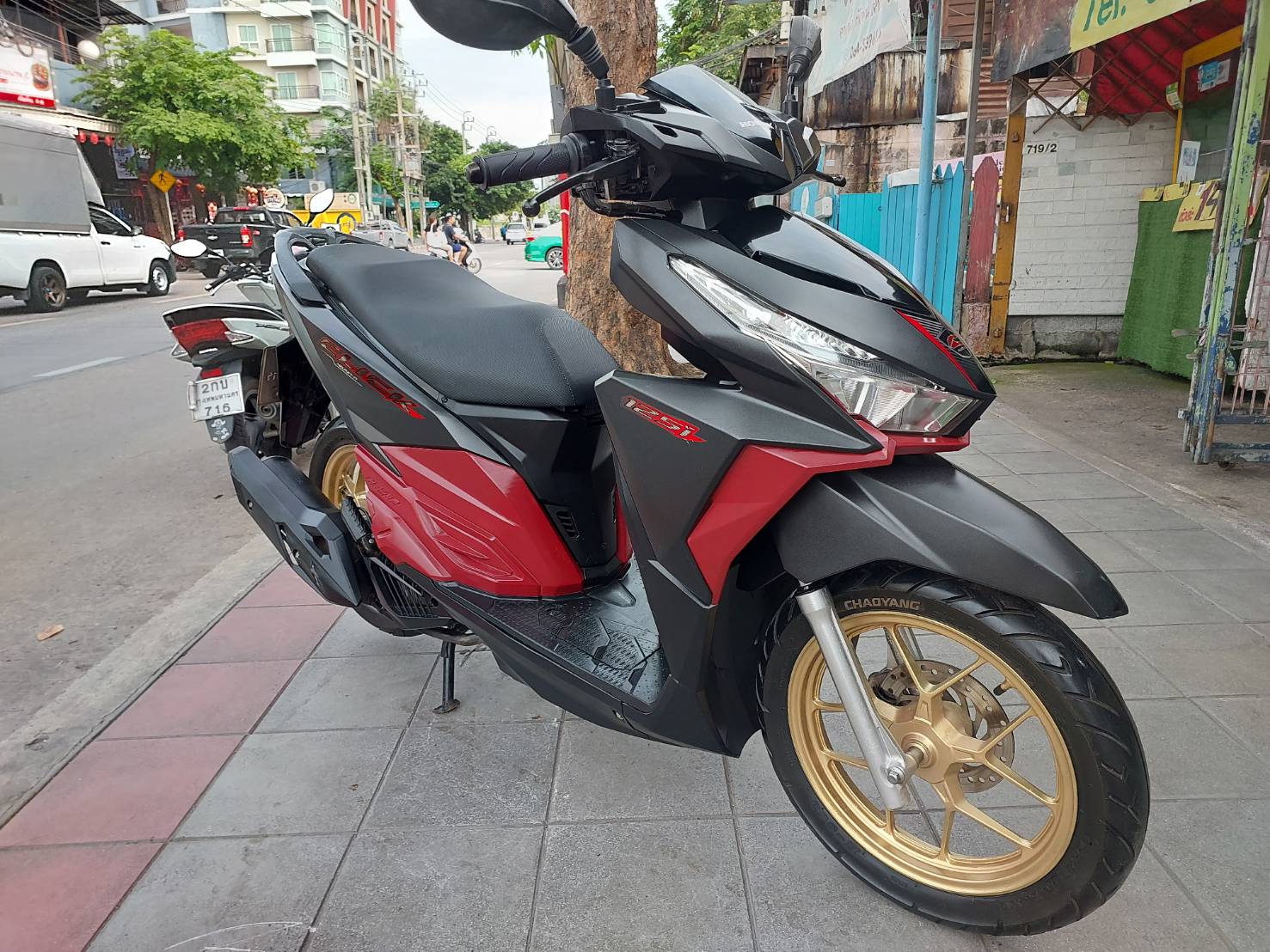 (ปิดการขายครับ) click 125 led สีดำด้าน ล้อแม็กซ์ เครื่องดี ทะเบียนกรุงเทพฯ