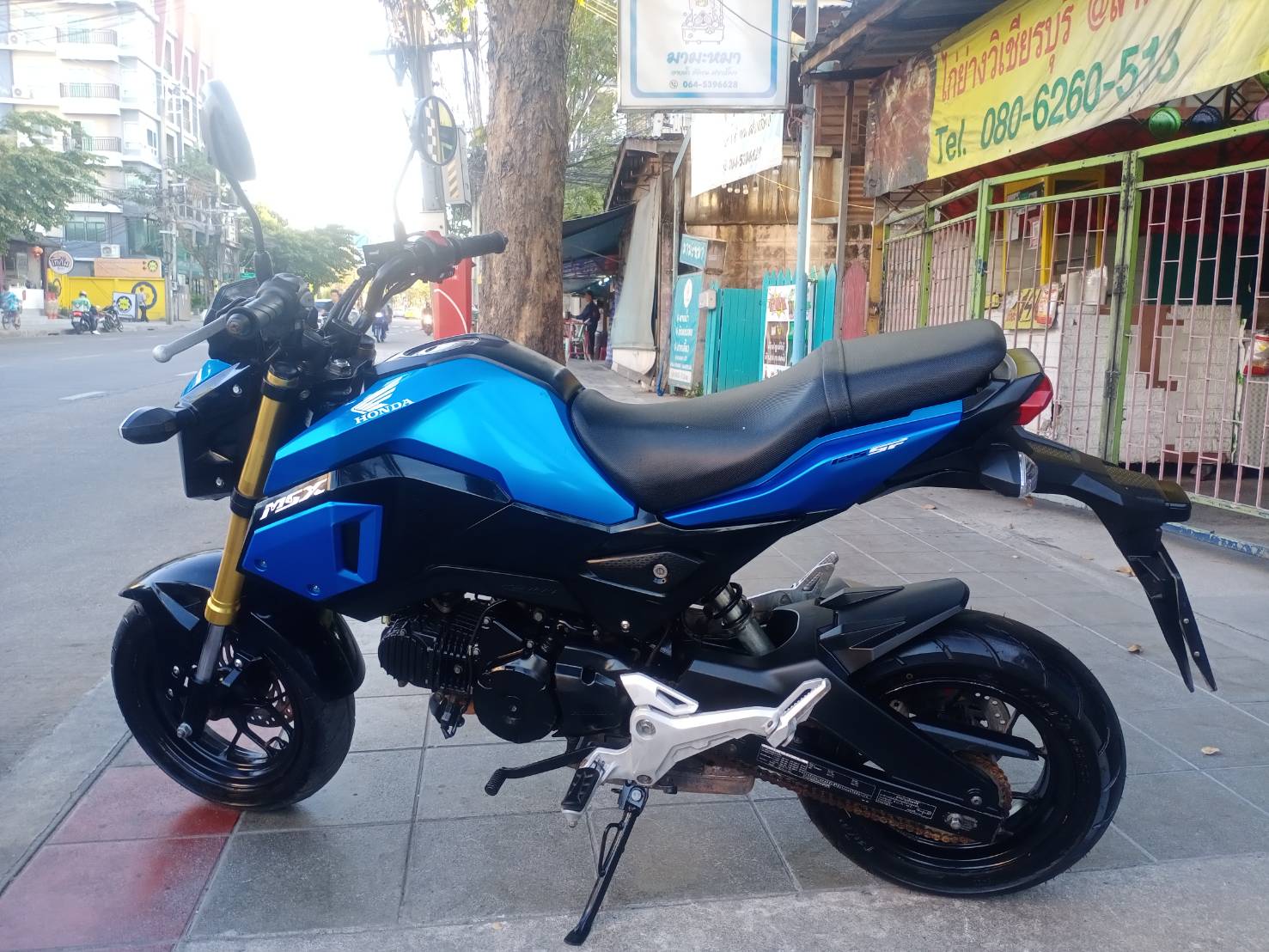 (ปิดการขาย) พร้อมส่งสิงห์บุรี ขอบคุณวัยรุ่นสิงห์บุรีครับผม msx sf 2017 สีน้ำเงินสีวัยรุ่น