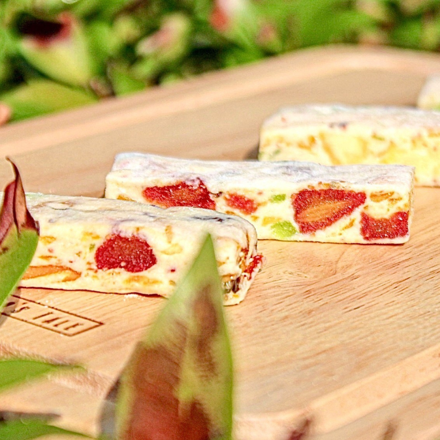 Greenpea Nugat bars Real Fruit ขนาด 200 กรัม นูกัต บาร์ผลไม้ หนุบหนับไม่เหนียว หวานตัดเปรี้ยว หอม ผลไม้รวม