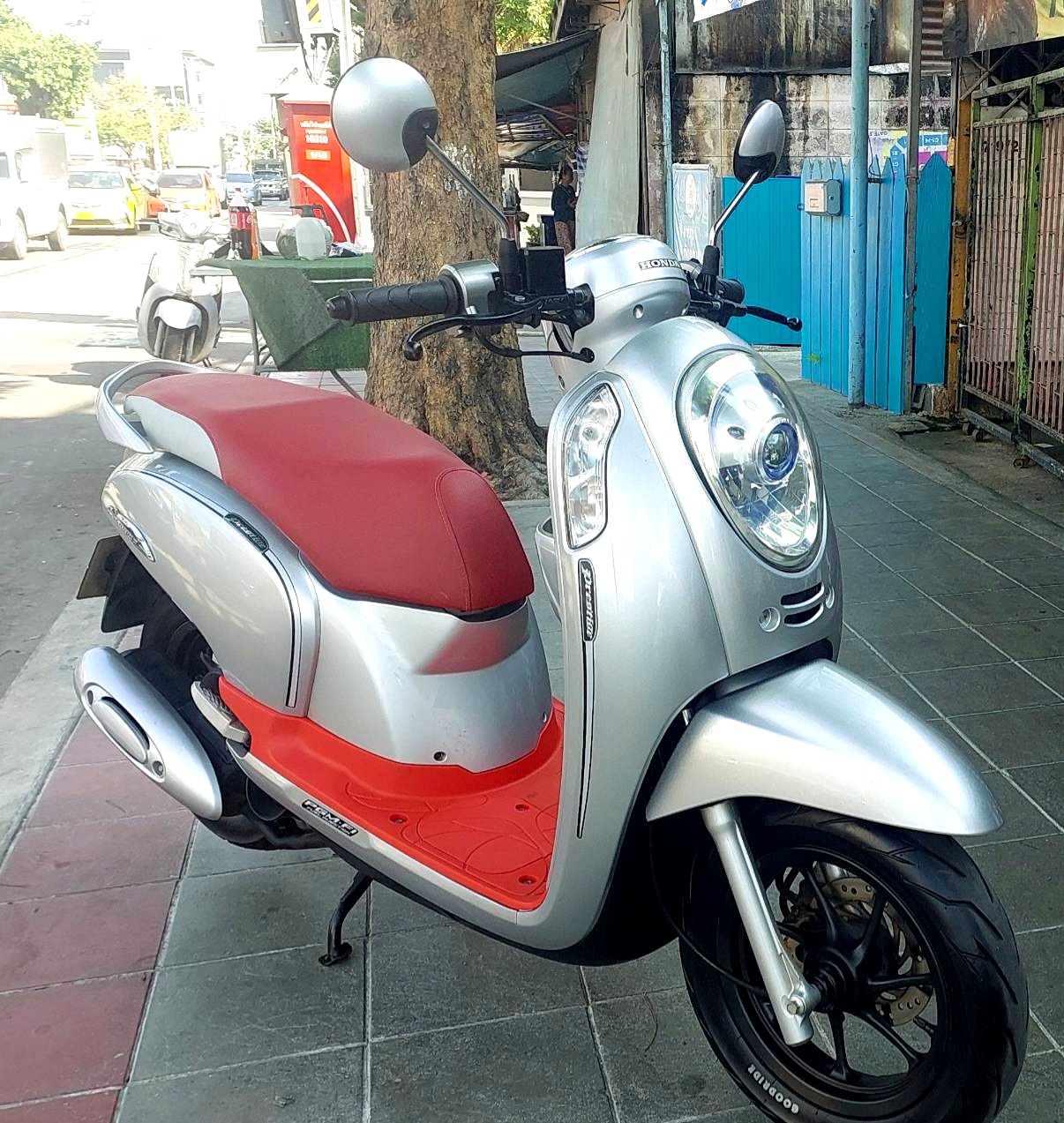 (ปิดการขายครับ ) scoopy i ตัว top ล้อแม็ก สีเทา สีสวย เครื่องดี