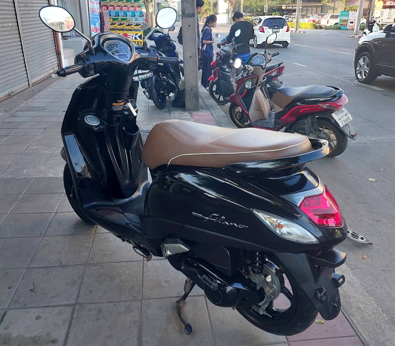 (ปิดการขายครับผม) grand filano hybrid สีดำ ปี 21