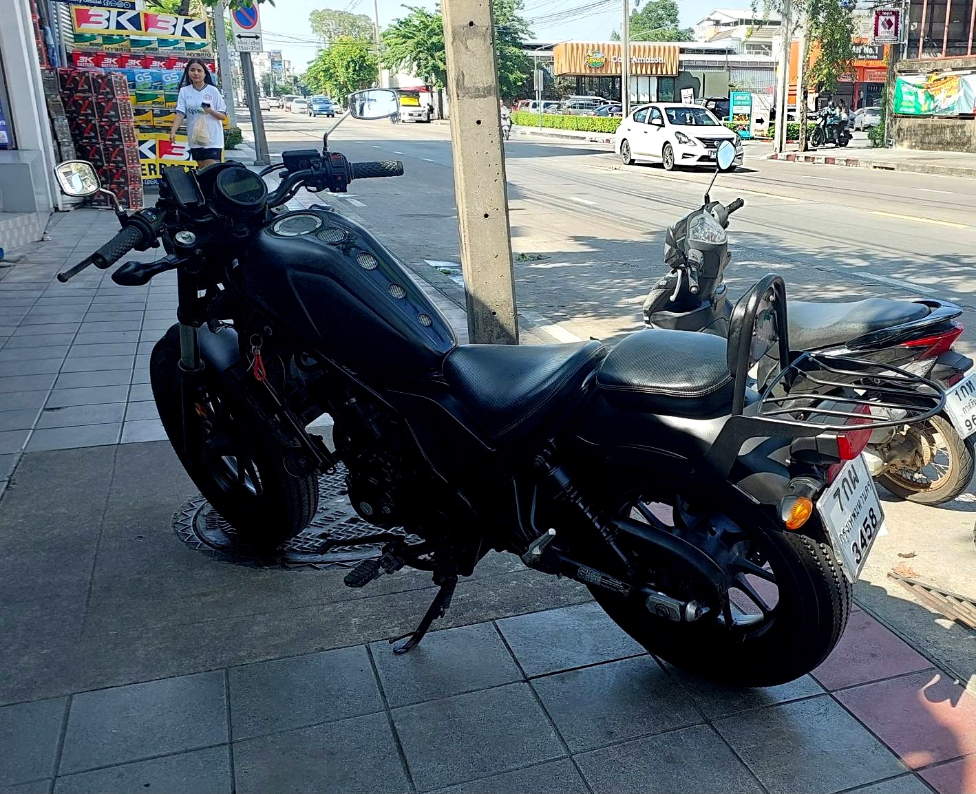 (รับรถแล้วครับ) ลูกค้ามาตาก สวีเดน rebel 300 สีดำ แต่หล่อเท่ๆเลย