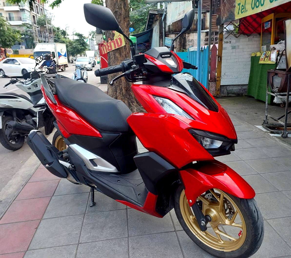 (ปิดการขาย) click 160 สีแดงแก้ว เงาสวย รถปี 65 รถปีเดียว รถบ้านมือเดียว