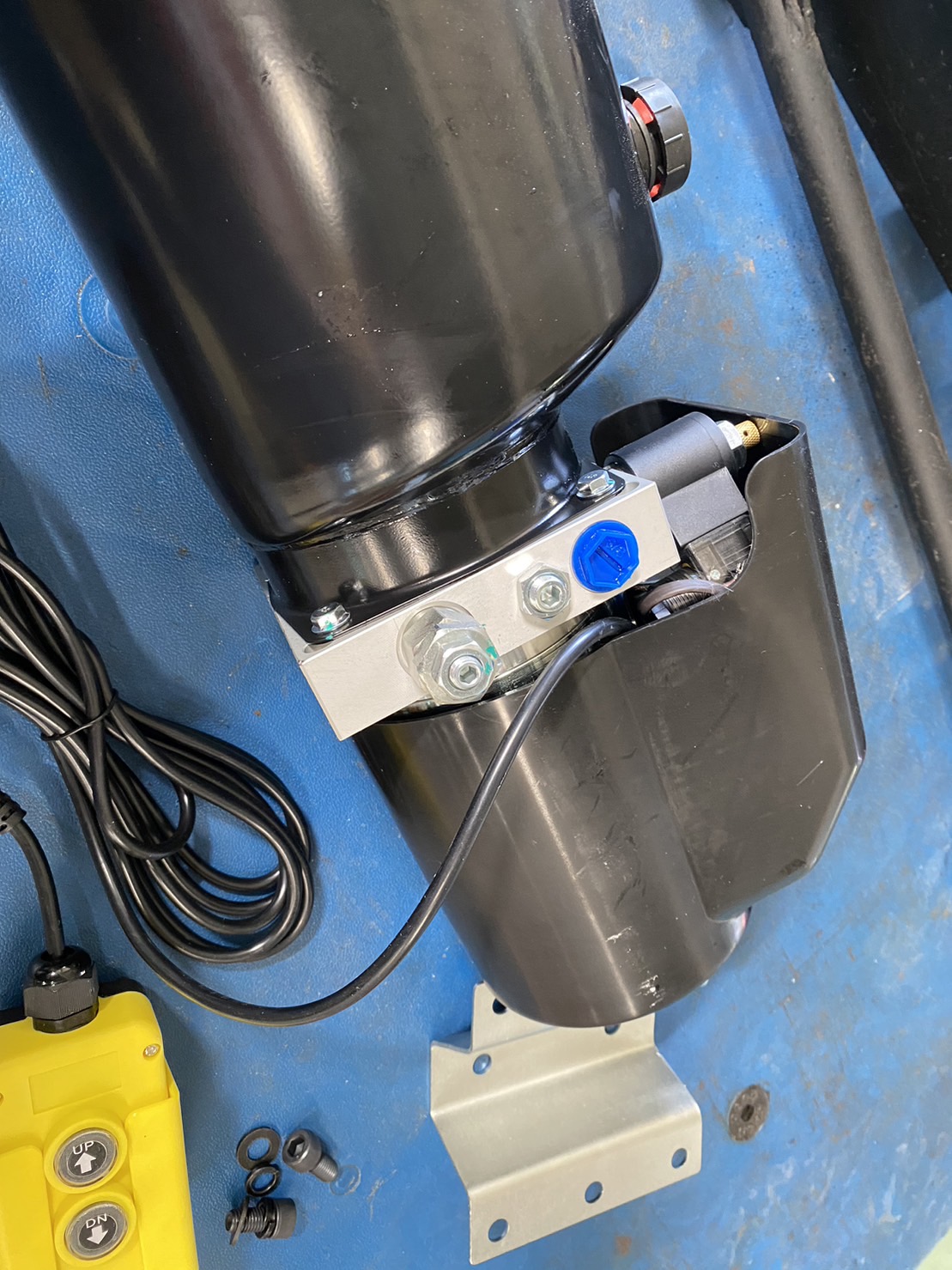 ชุดดั้มพ์ไฮดรอลิค1.5ตัน แกน 50 มม. พร้อมปั้มไฟฟ้า12V ชุดดั้มพ์สำหรับรถเล็ก รถปิคอัพ4x2 รถกระบะ