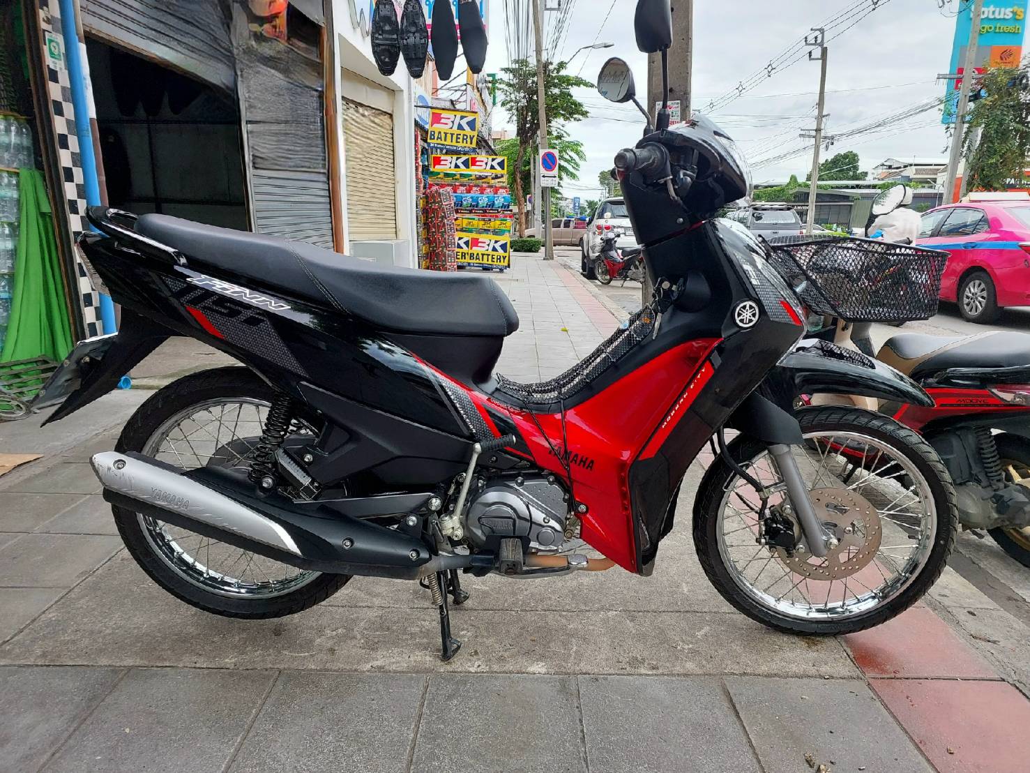 (ปิดการขาย) Yamaha finn สีดำ ปี 2022 สต้าทมือ รถปีเดียว