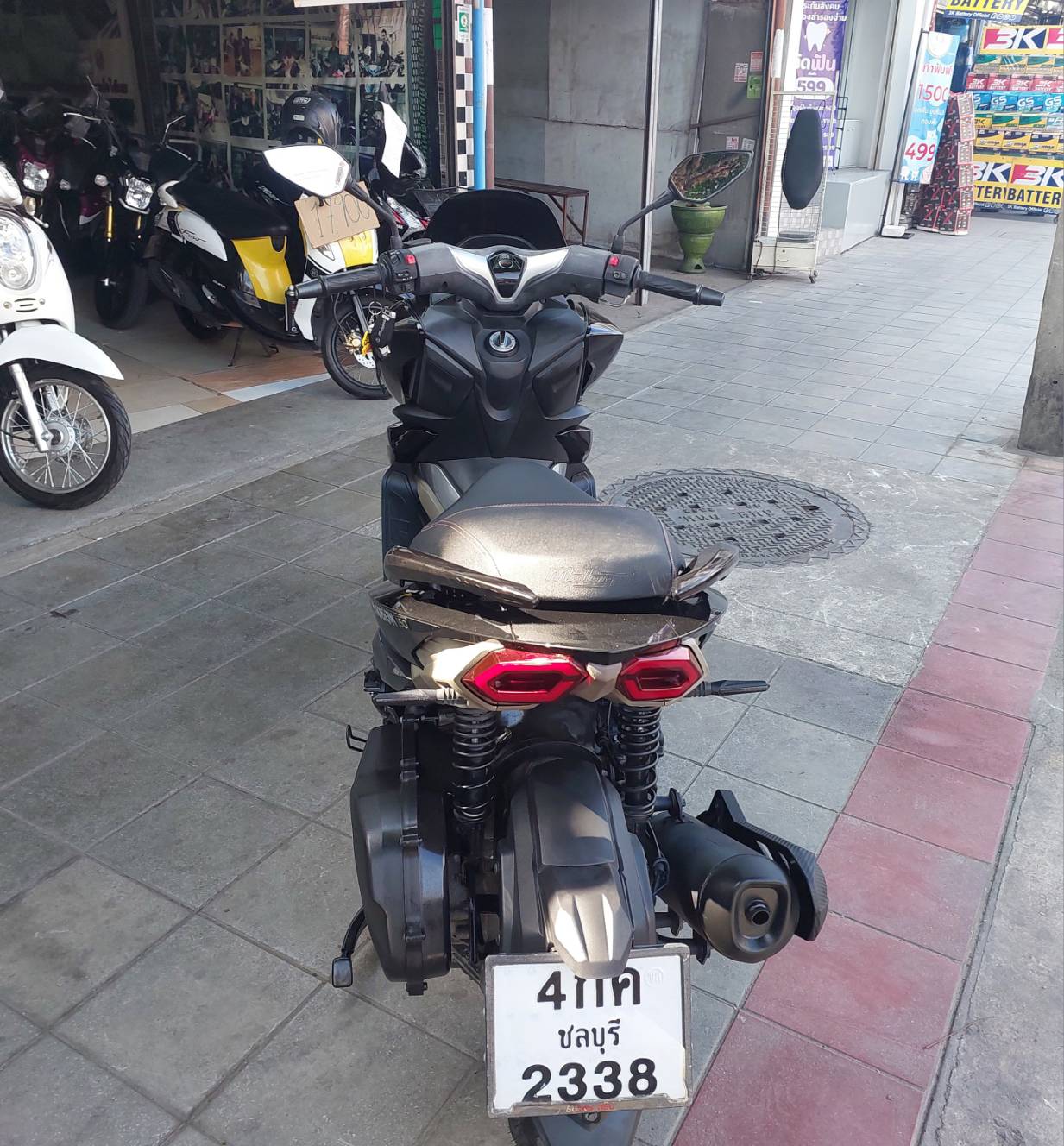 (ปิดการขายครับ) malaguti Madison 150ซีๆ สีดำปี 2022 ดิสเบรคหน้าหลัง