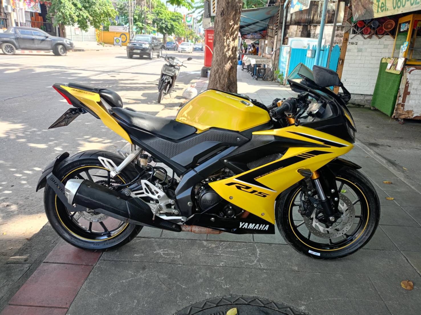 (ปิดการขายครับ) ลูกค้าประจำของเรา Yamaha r15 led สีเหลือง ปี 61 2018