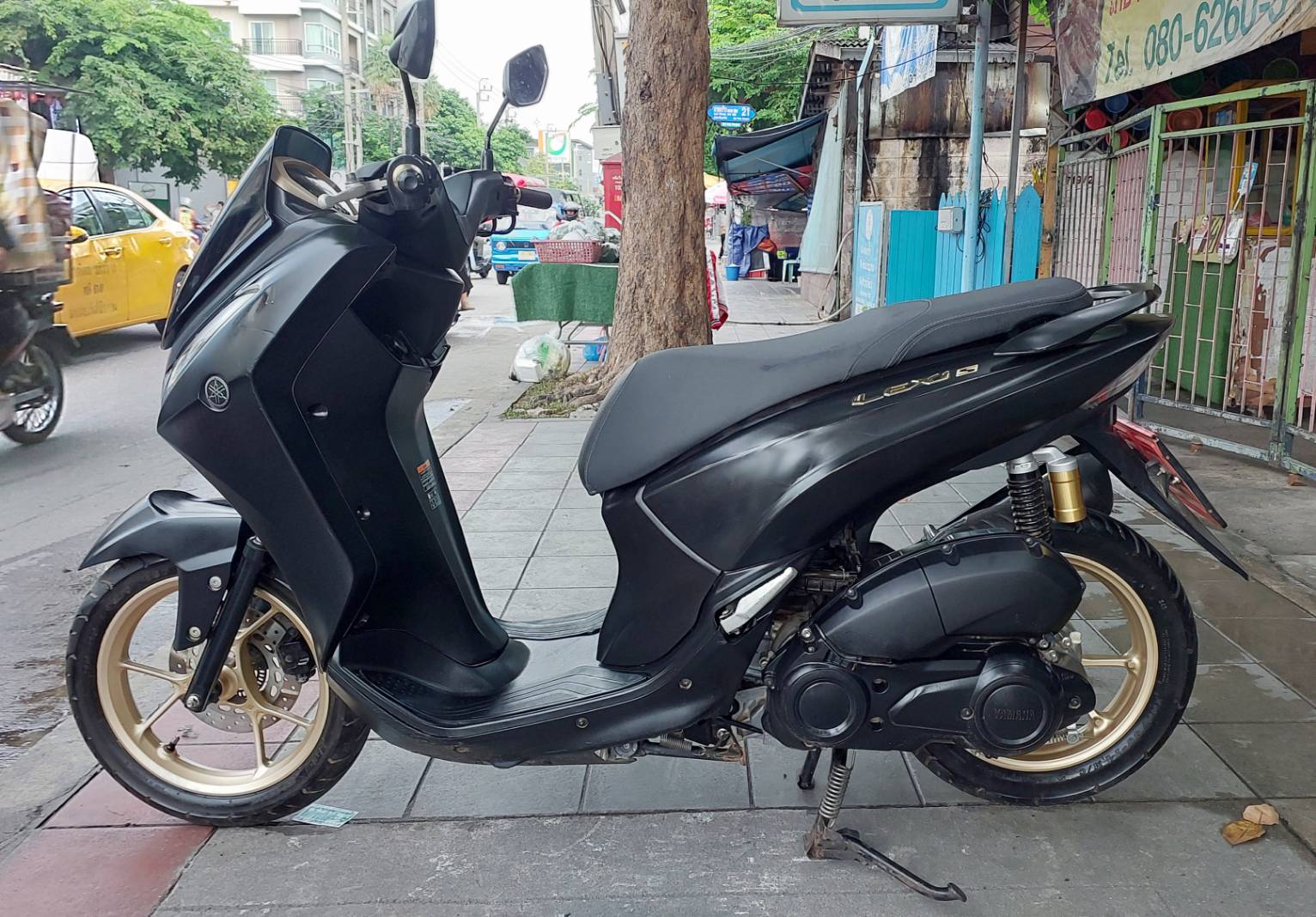 (ปิดการขายครับ) Yamaha Lexi 4วาร์ว แมกซ์ทอง ตัวท็อป กุญแจเป็นรีโมท