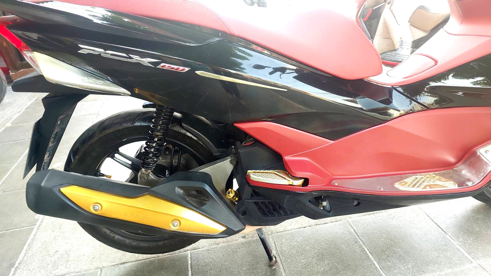 (ปิดการขาย)PCX 150 สีดำแดง ขอบคุณพ่อค้าจันทบุรีที่อุดหนุนครับ