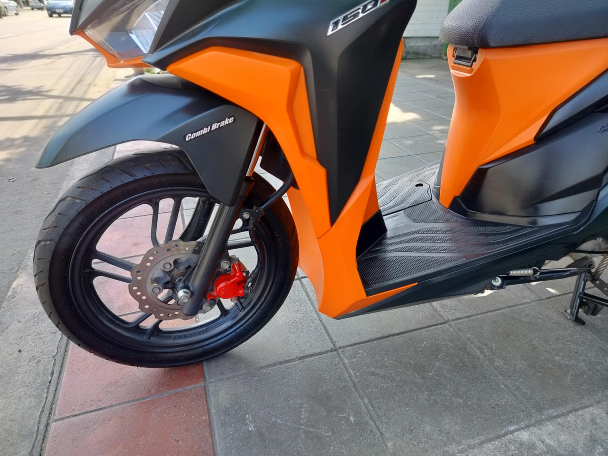 (ปิดการขายครับ) ลูกค้าประจำจัดไปอีก 1 คัน click 150 สีดำส้ม 2019