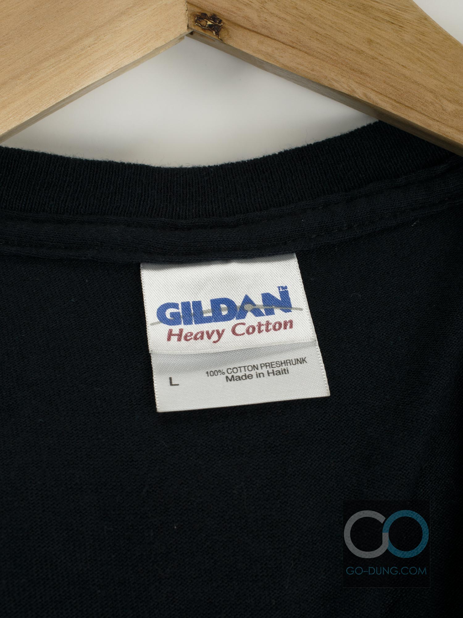ขาย เสื้อยืดมือสอง ยี่ห้อ GILDAN ผ้า 100 คอตตอน สีดำ