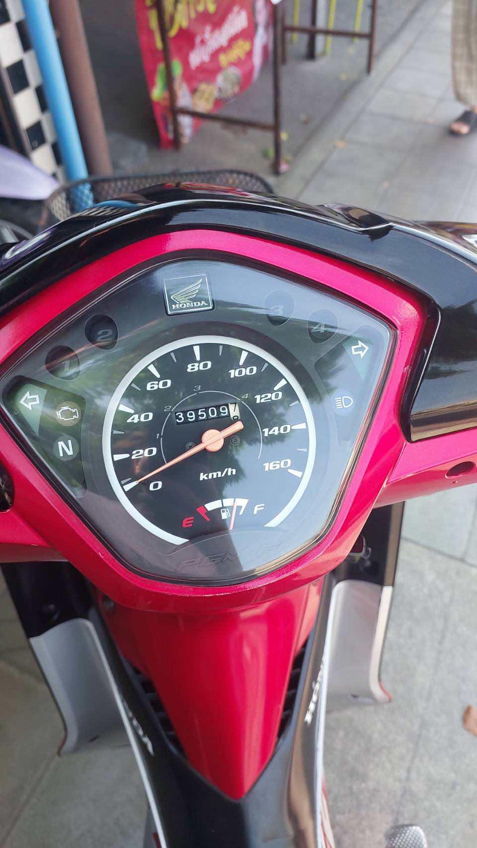 (ปิดการขาย) พร้อมส่งชลบุรีอีกคันครับ เวฟ 110 i ตัว top ล้อแม็กสตาร์ทมือ