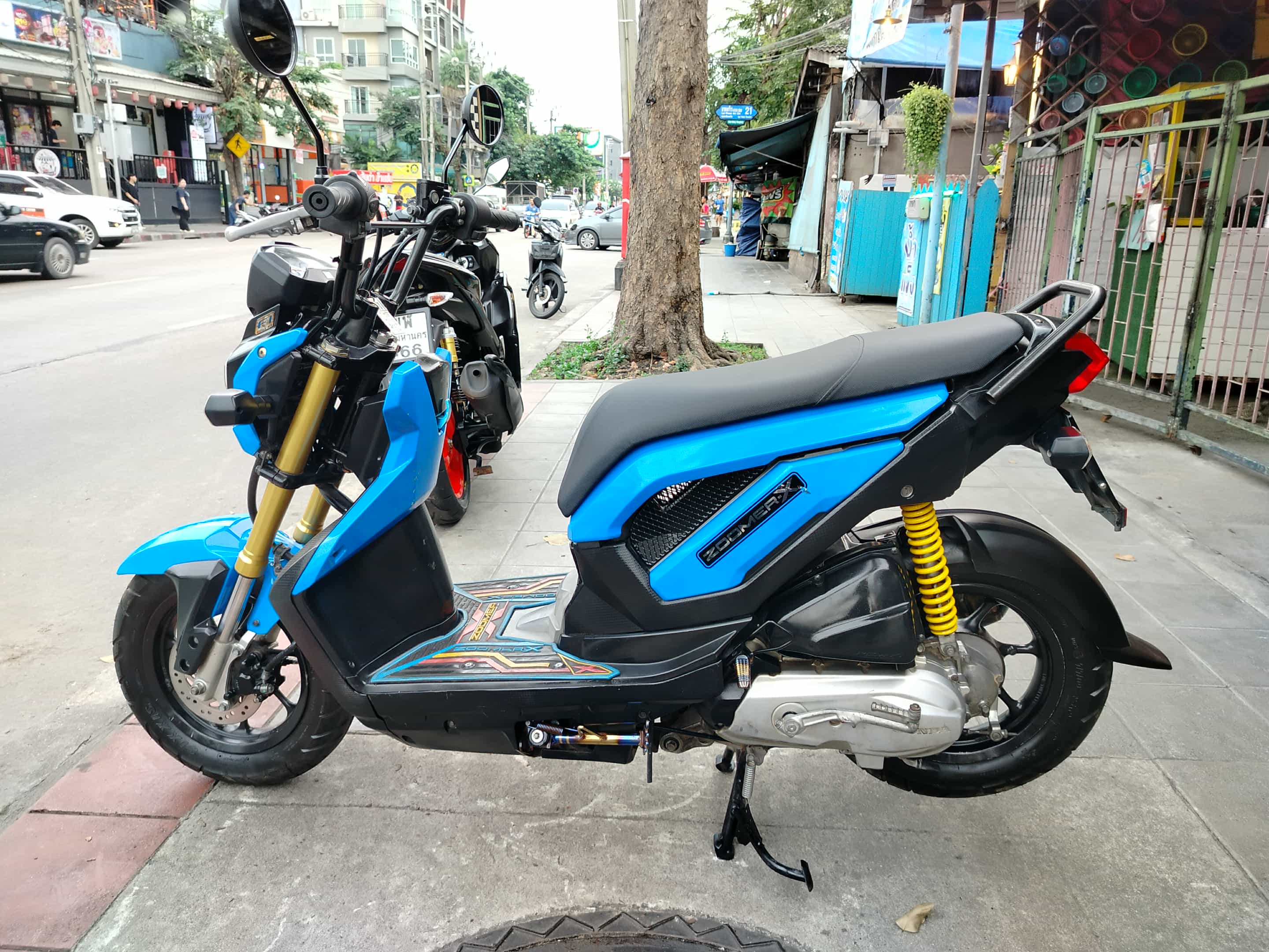 ปิดการขาย Zoomer x สีน้ำเงิน 2014