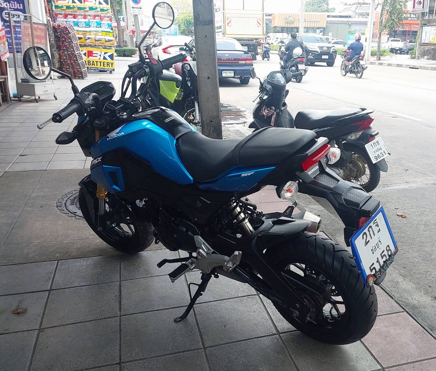 (ปิดการขายครับ) msx sf 2017 สีน้ำเงินดำ ตัวใหม่ไฟหน้า LED