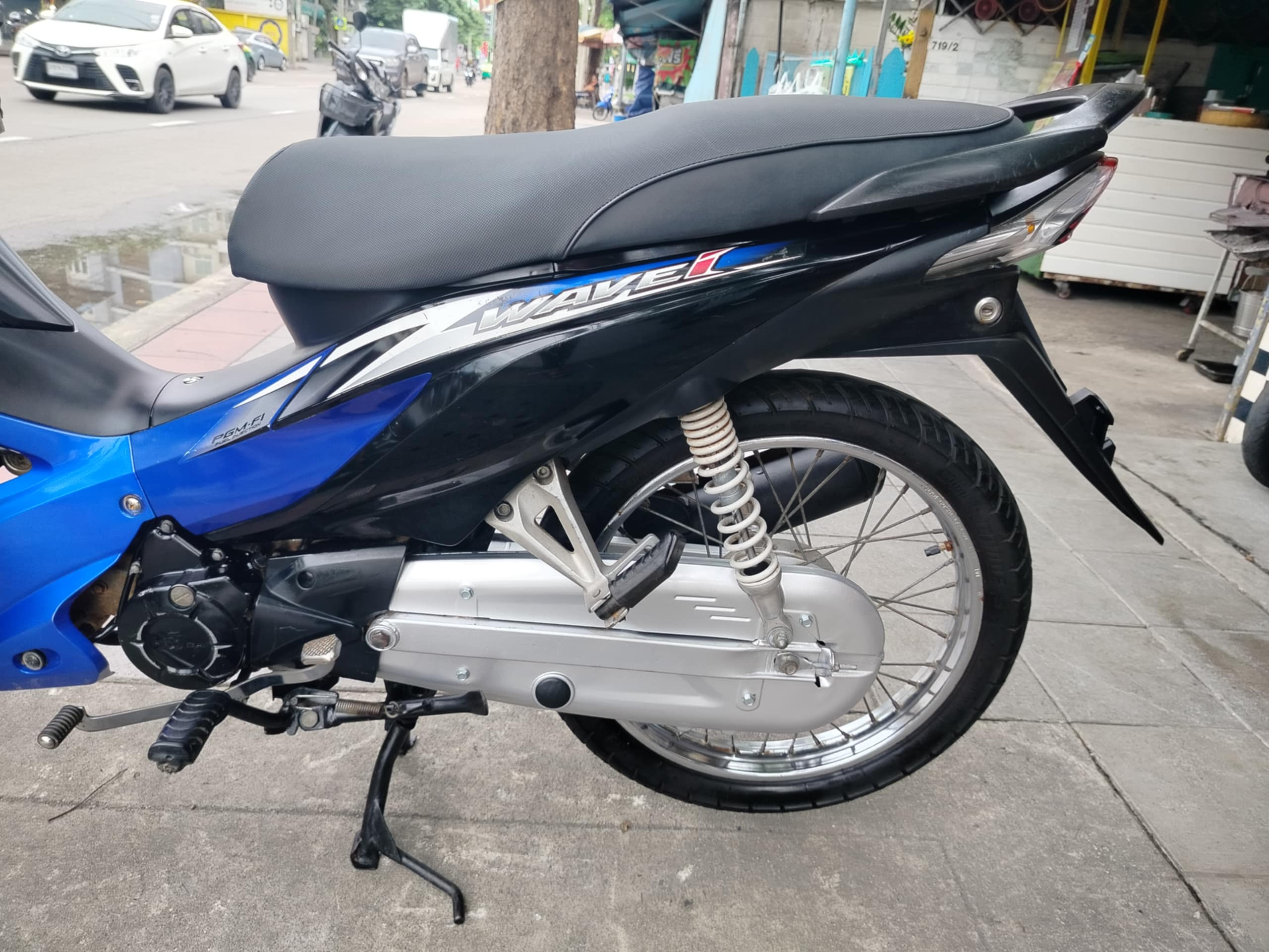 honda wave 110i สีน้ำเงิน รุ่นสตาร์ทมือ ปี 2017