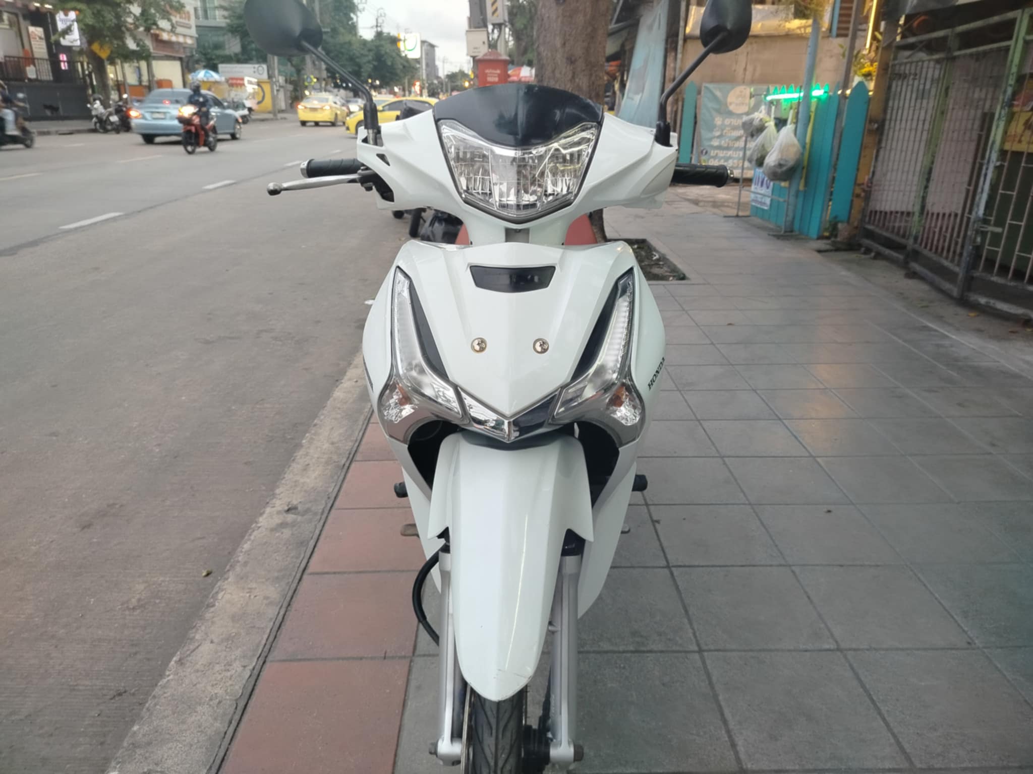 ปิดการขาย wave 125 LED สีขาวแดงยอดนิยม สตาร์ทมือ ปี 2020 ลงล้อทองสวยๆเครื่องเดิมๆ